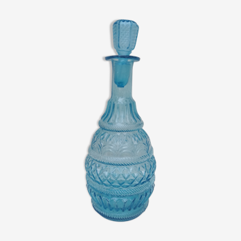 Carafe en verre ciselé