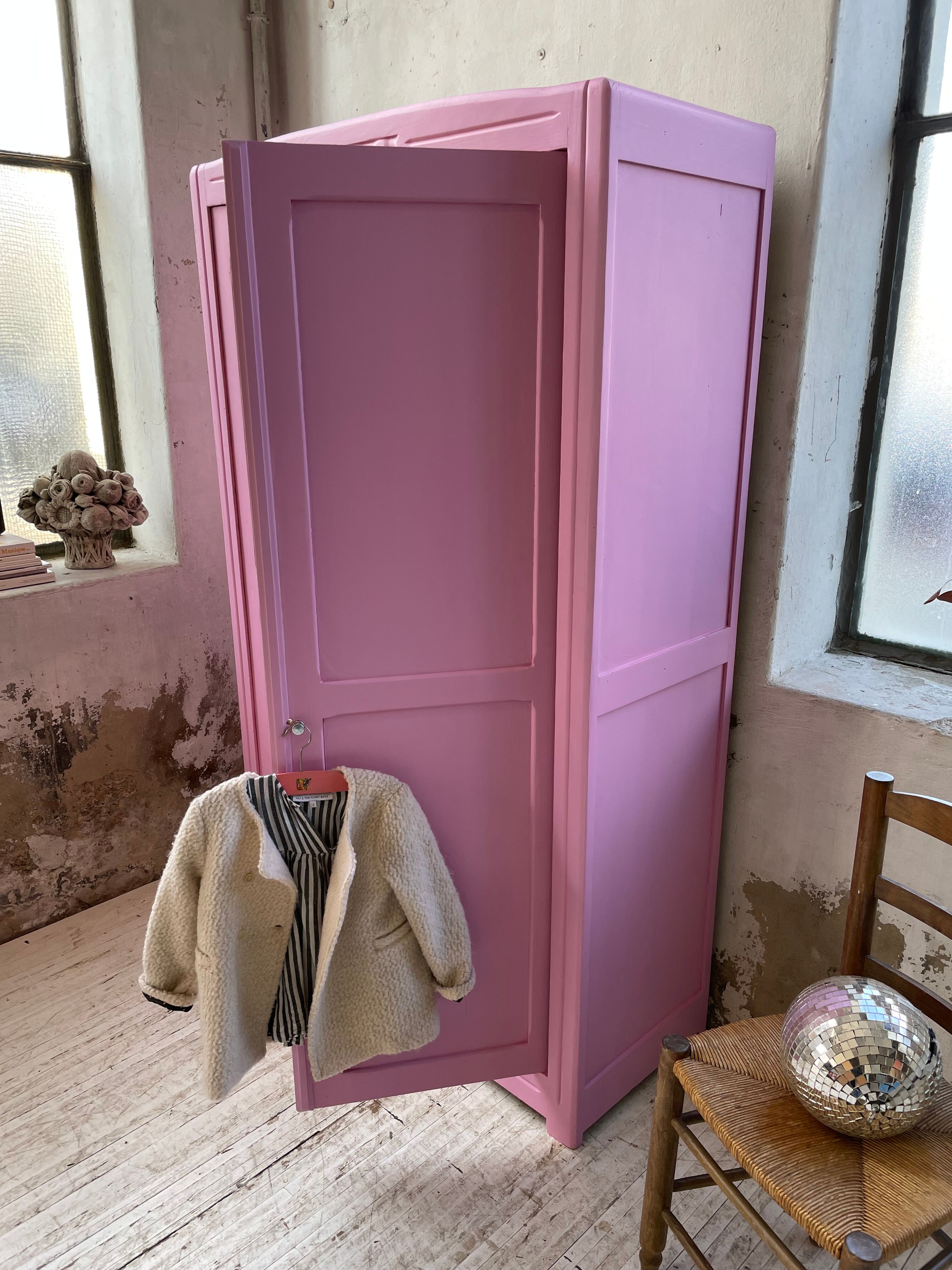Pink knitted cabinet