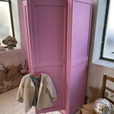 Pink knitted cabinet