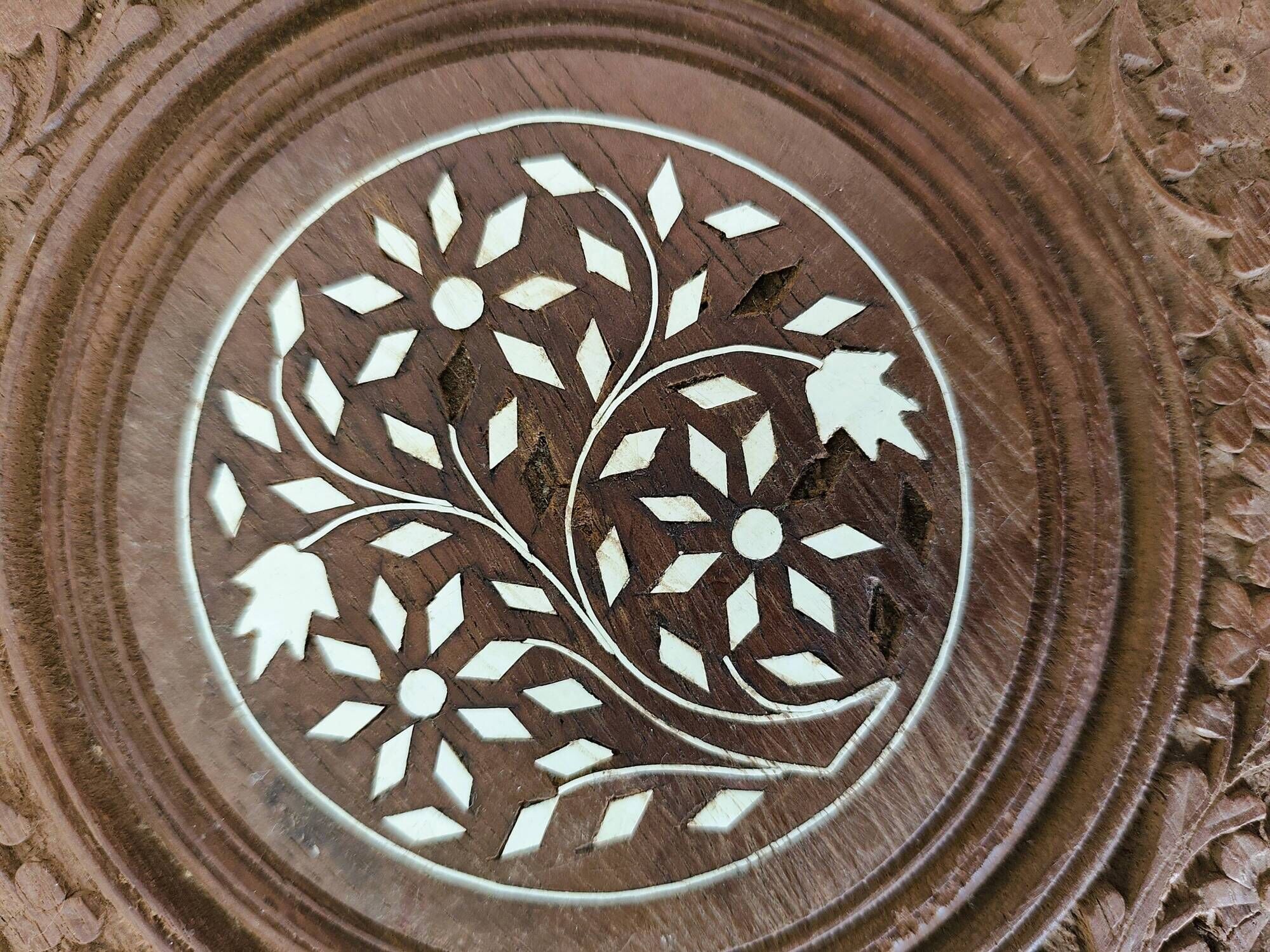 Tabouret marocain en bois sculpté