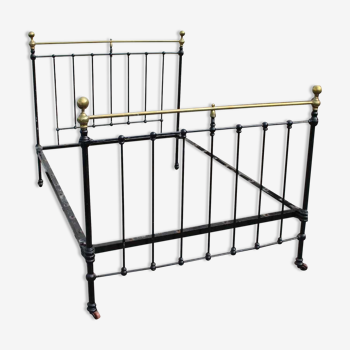 Iron bed with metal base 1920s