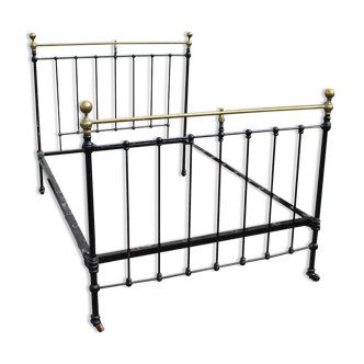 Iron bed with metal base 1920s