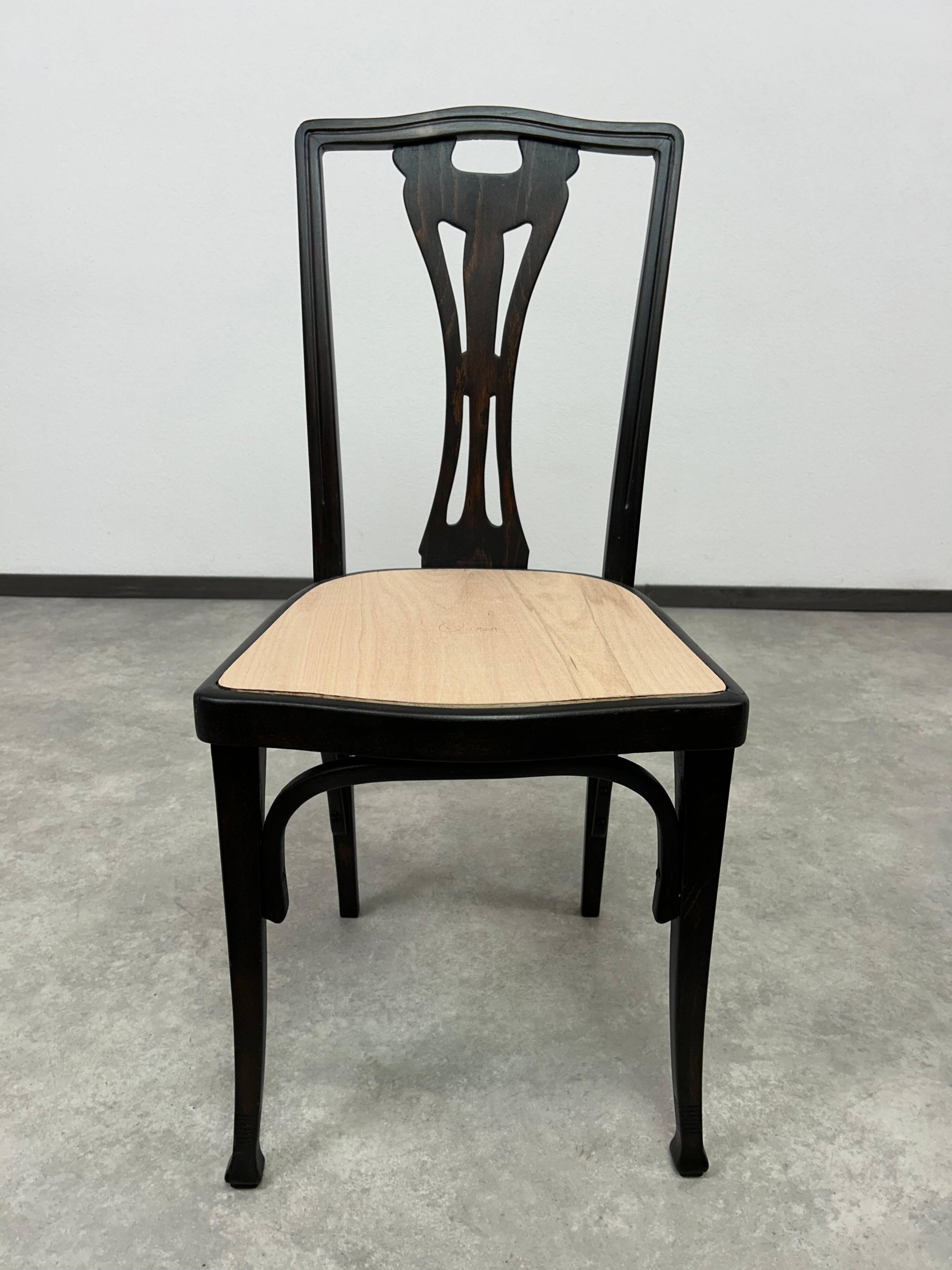 Set of 6 dining chairs no.319 by J&J Kohn