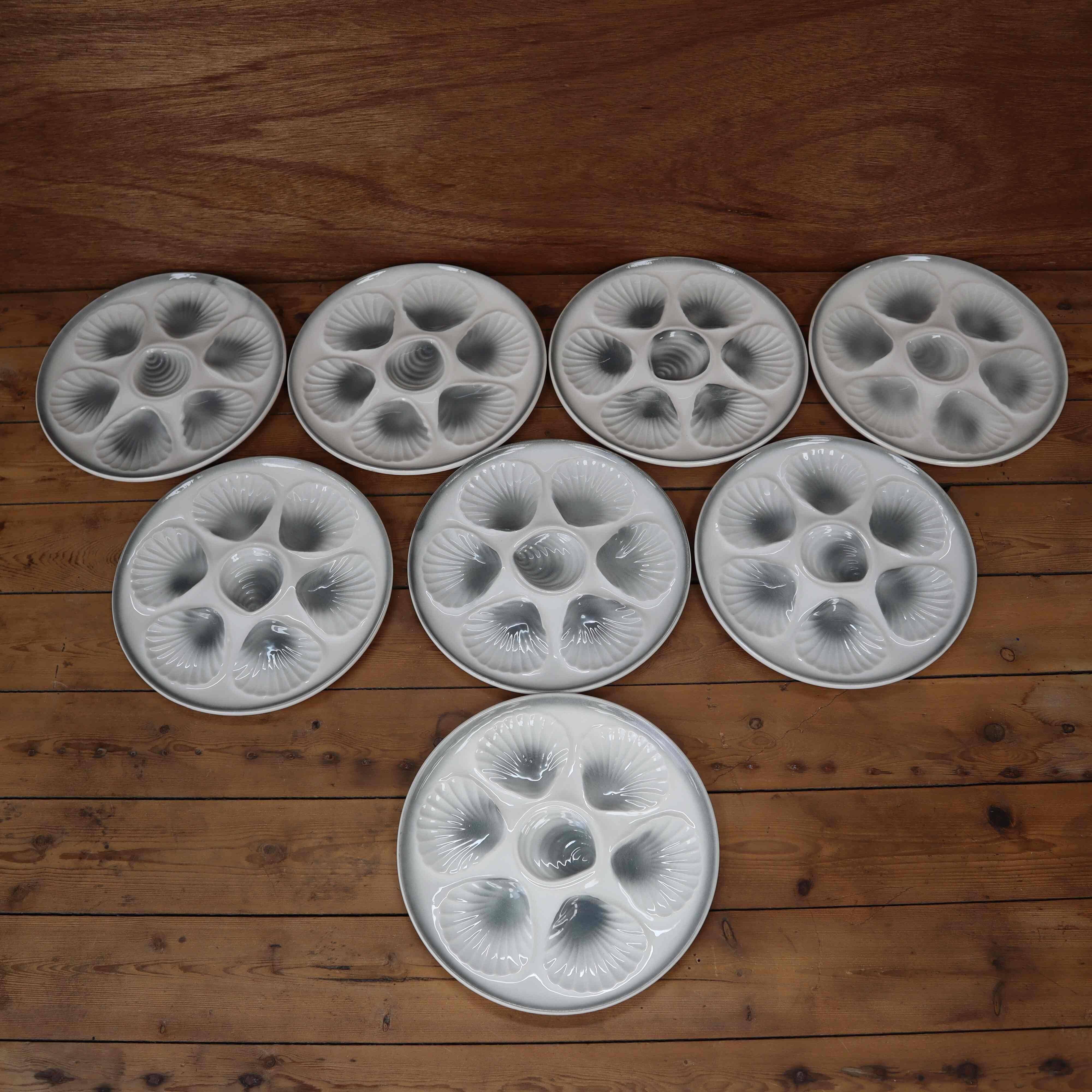 8 oyster plates Moulin des Loups Orchies