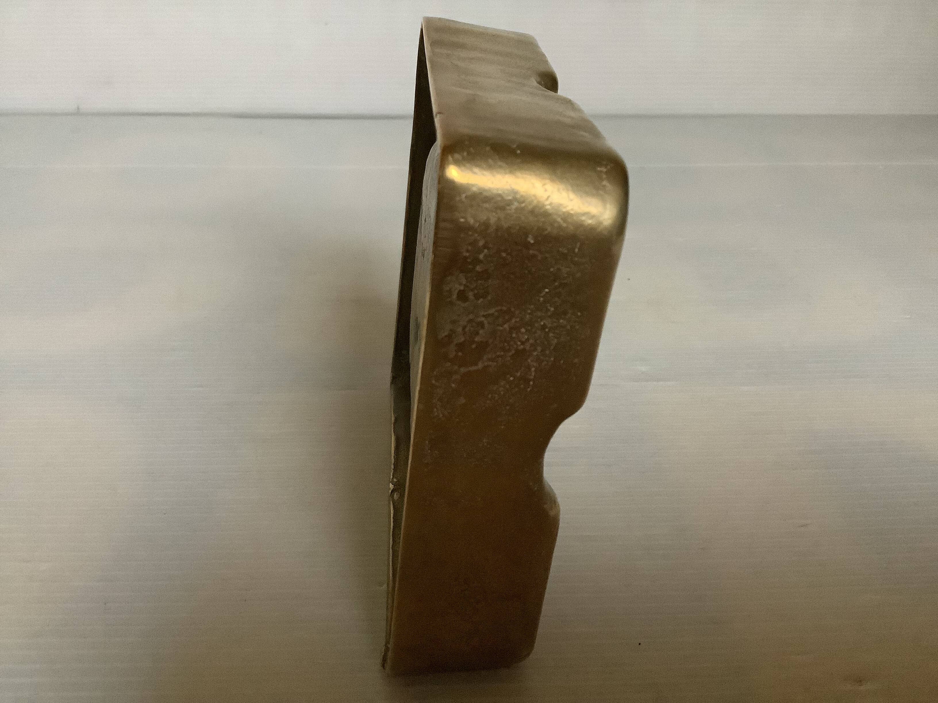 Cendrier en bronze martelé