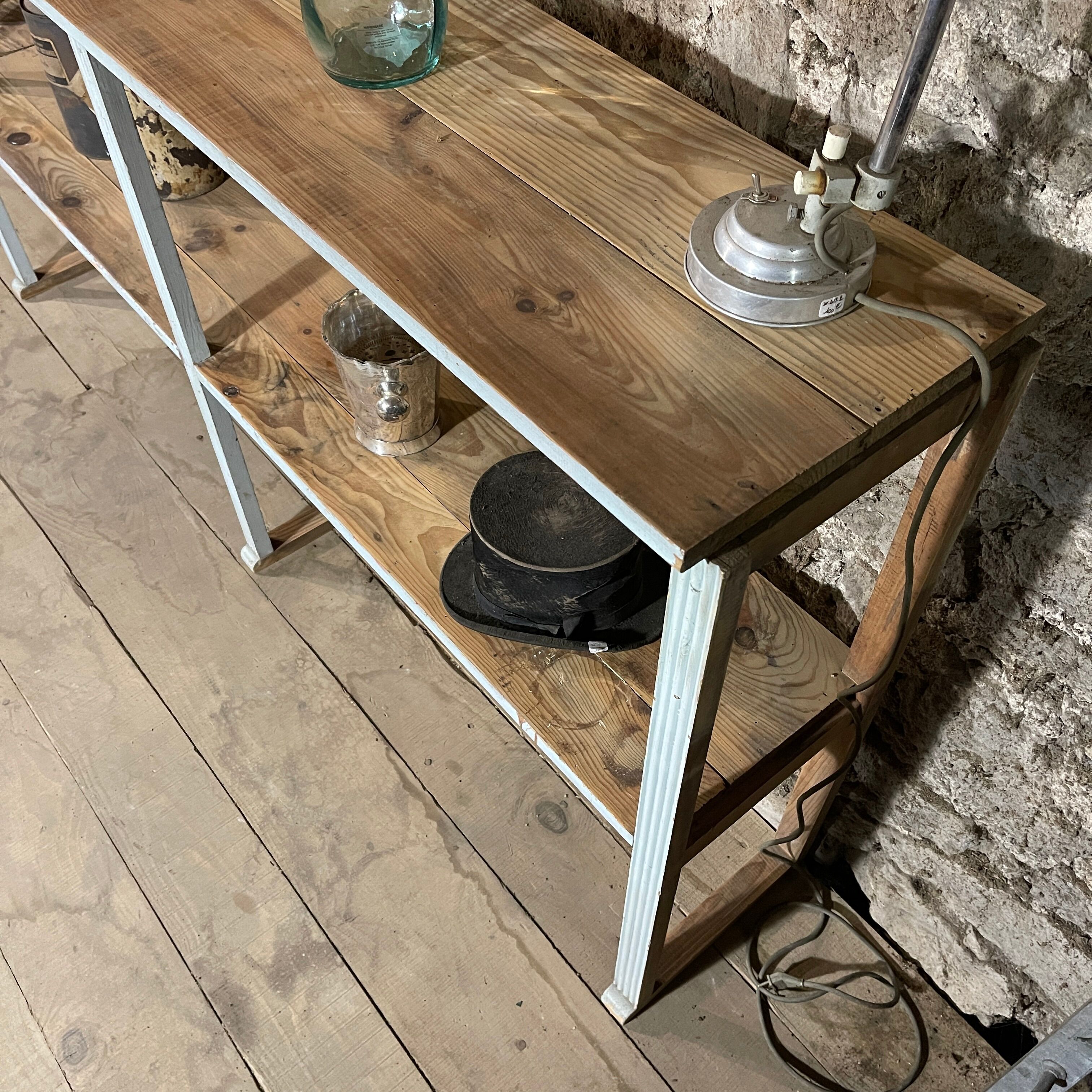 Commercial shelf