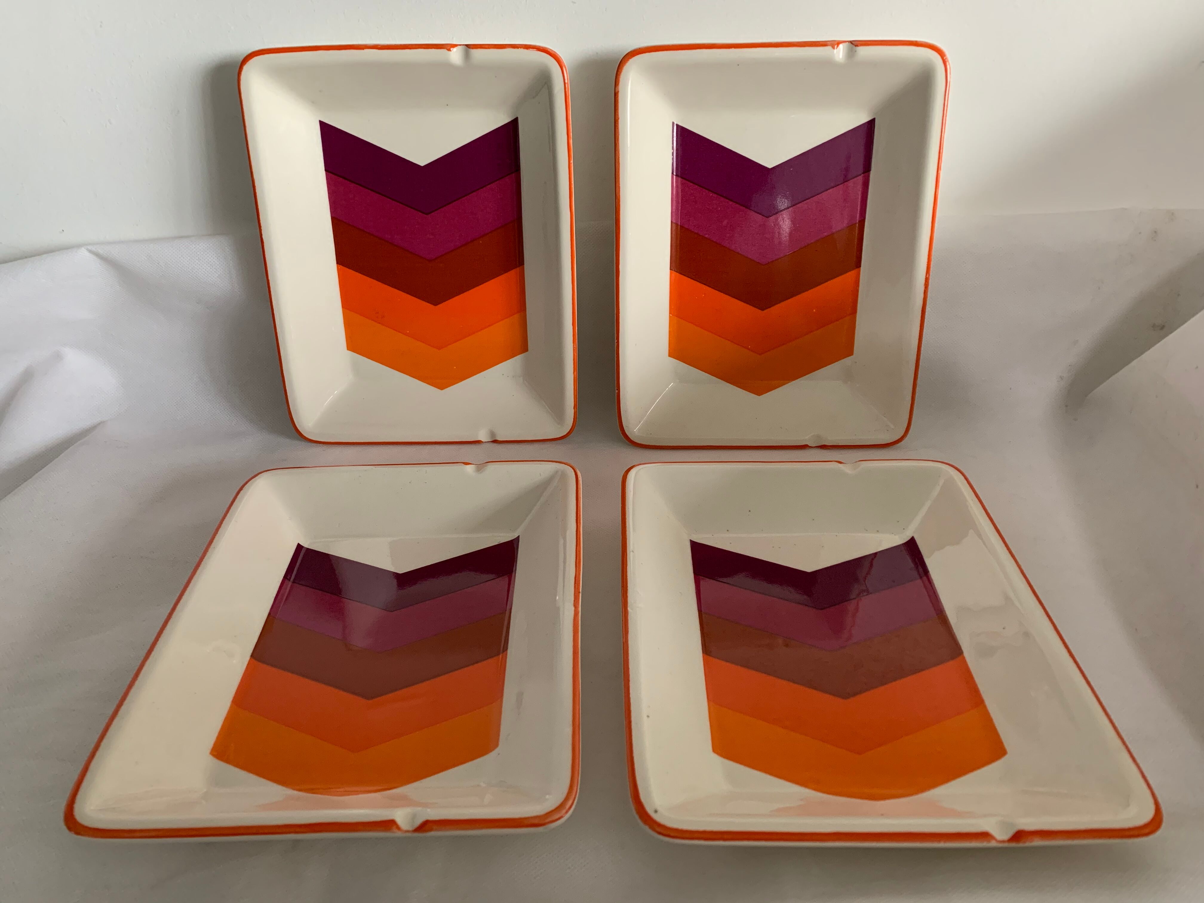 Lot of 2 bowls and 4 dishes or plates Gien model arrows 1970