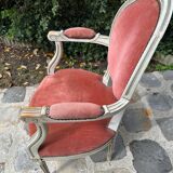 Paire de fauteuils  médaillons de style Louis  XVI