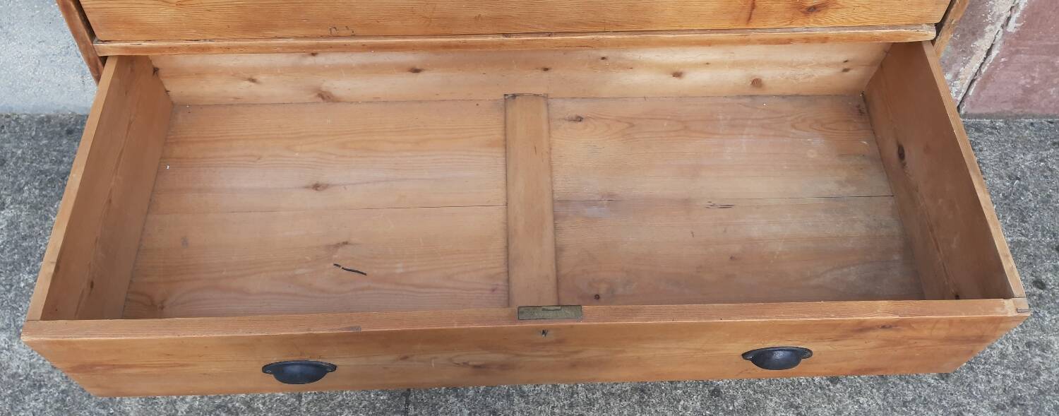 Commode ou meuble à tiroirs