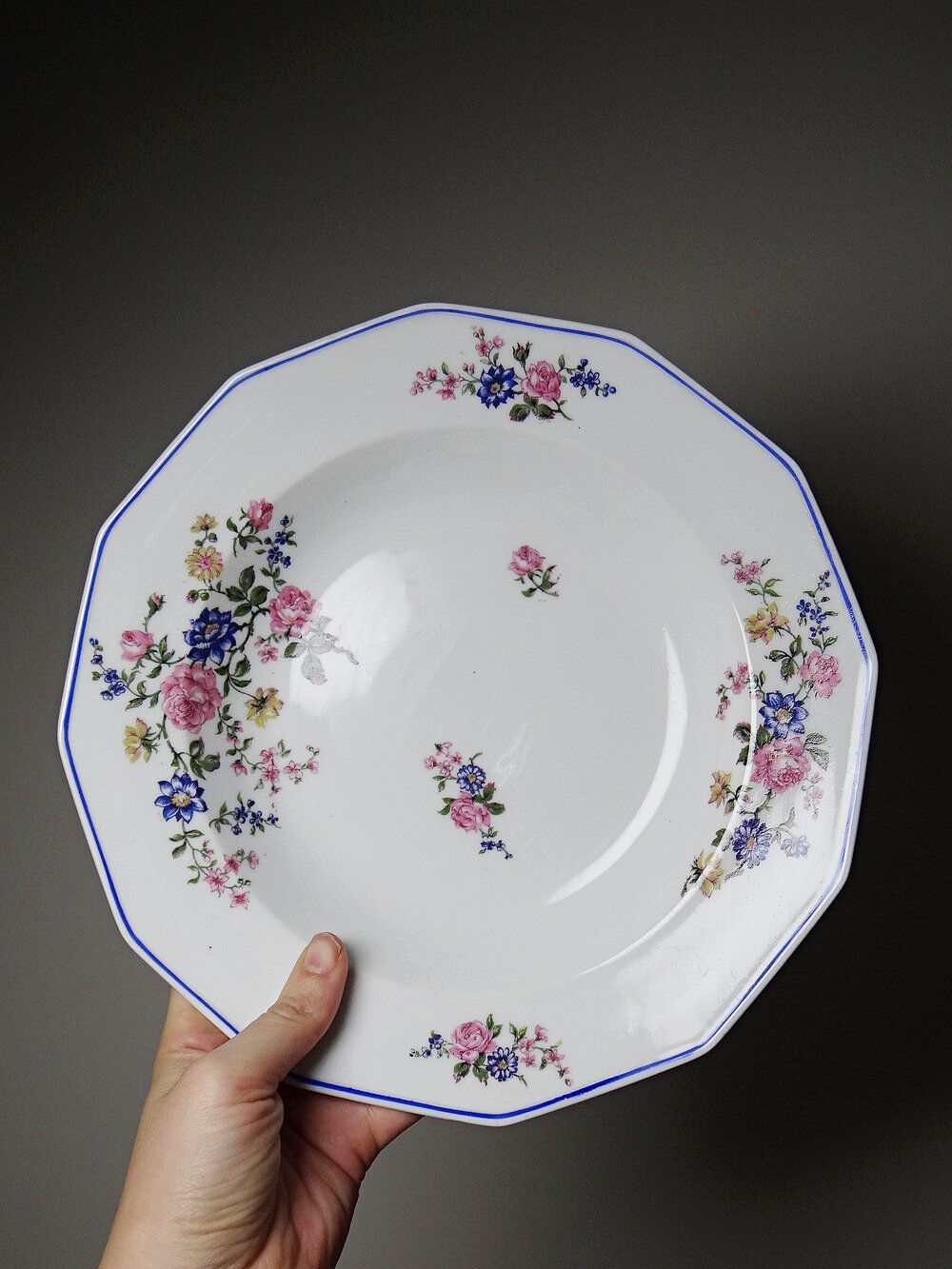 4 deep plates Bernardaud Limoges porcelain with floral decoration from the 1920s to 1950s.