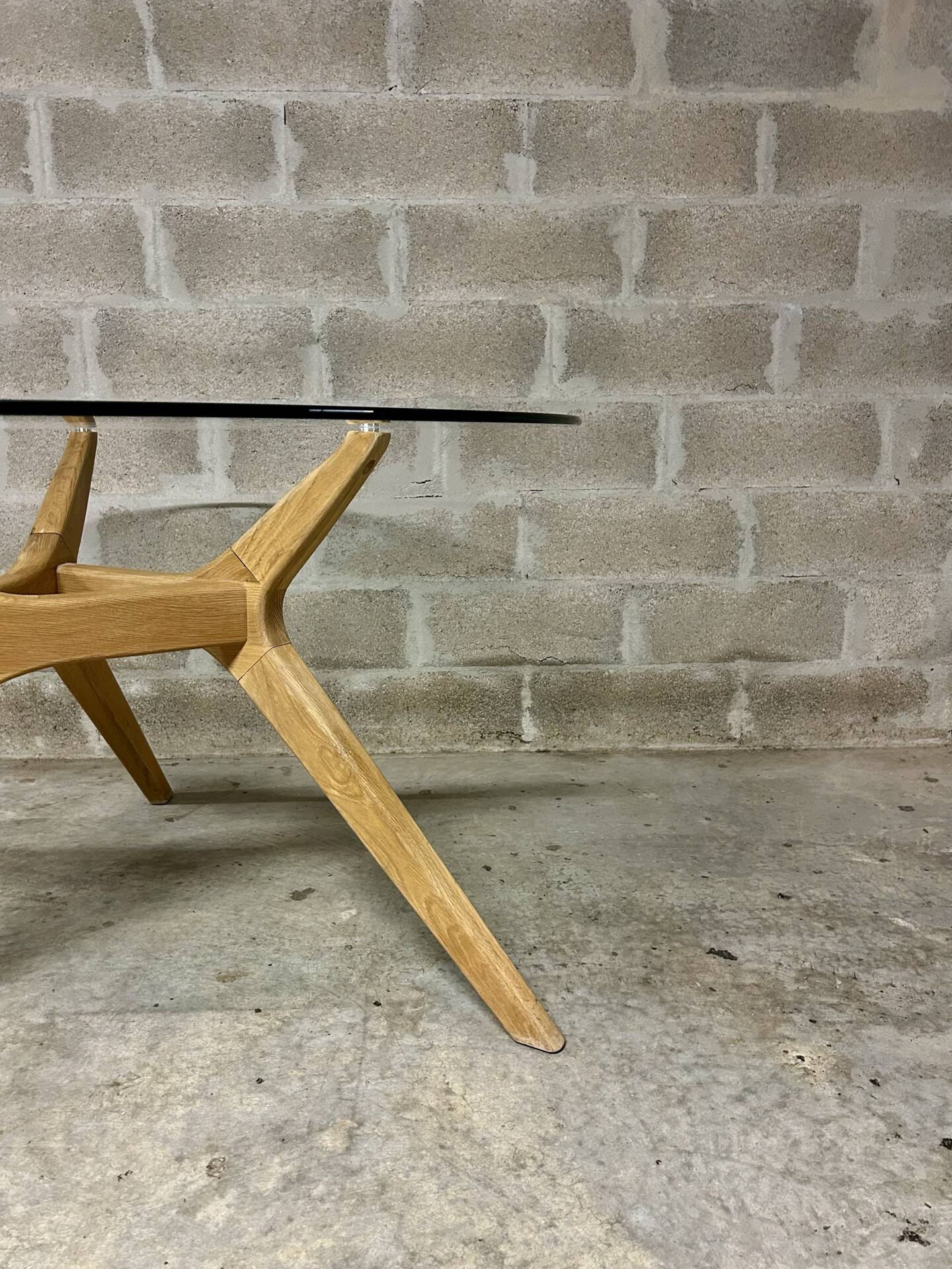 Table en bois et verre AMPM 130 cm