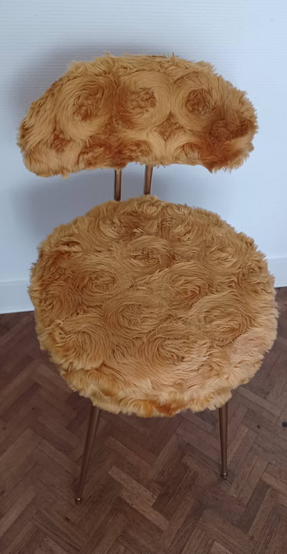 Pelfran Space Age shaggy chair