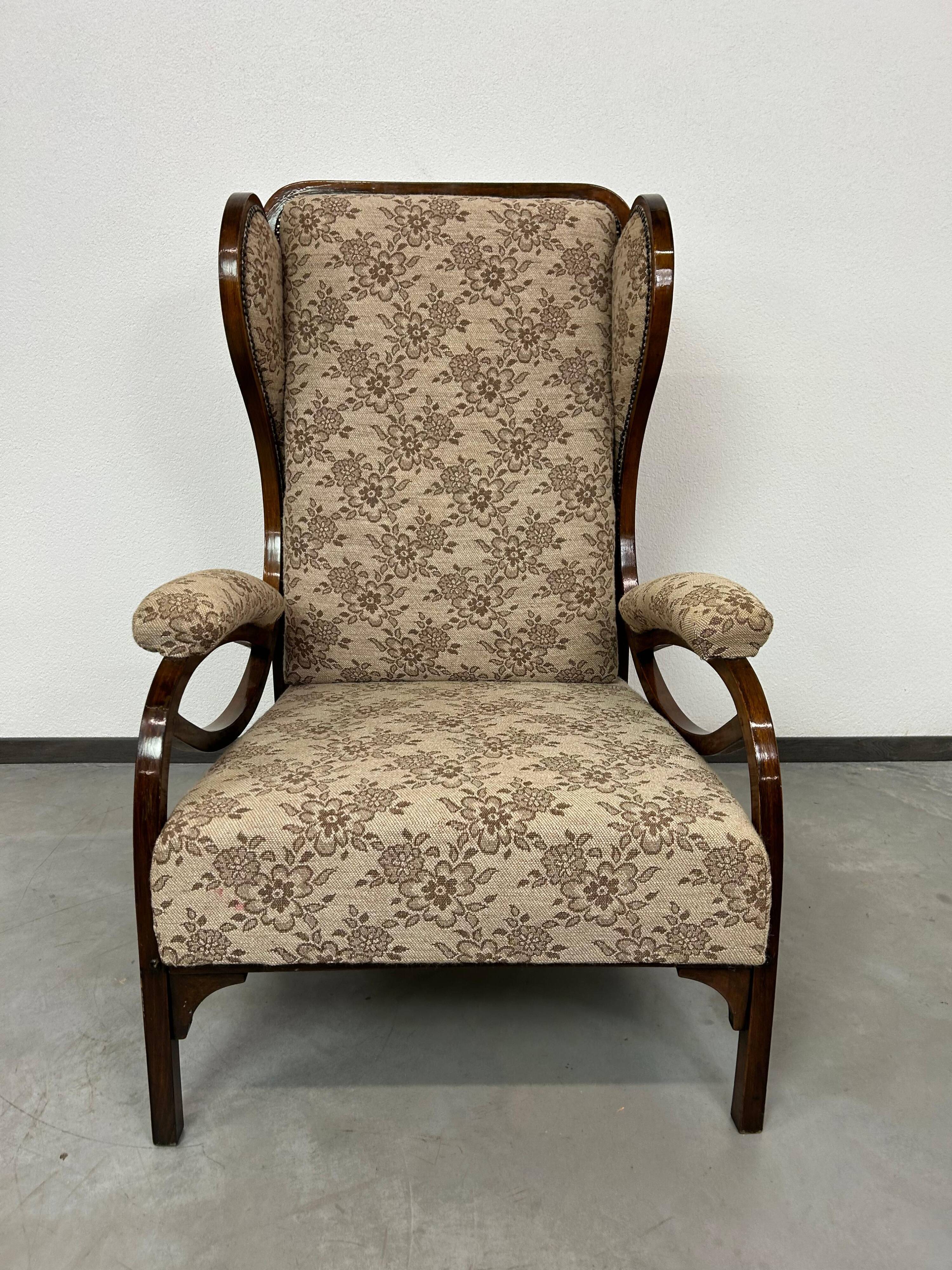 Art Nouveau wing chair no.6542 by Thonet