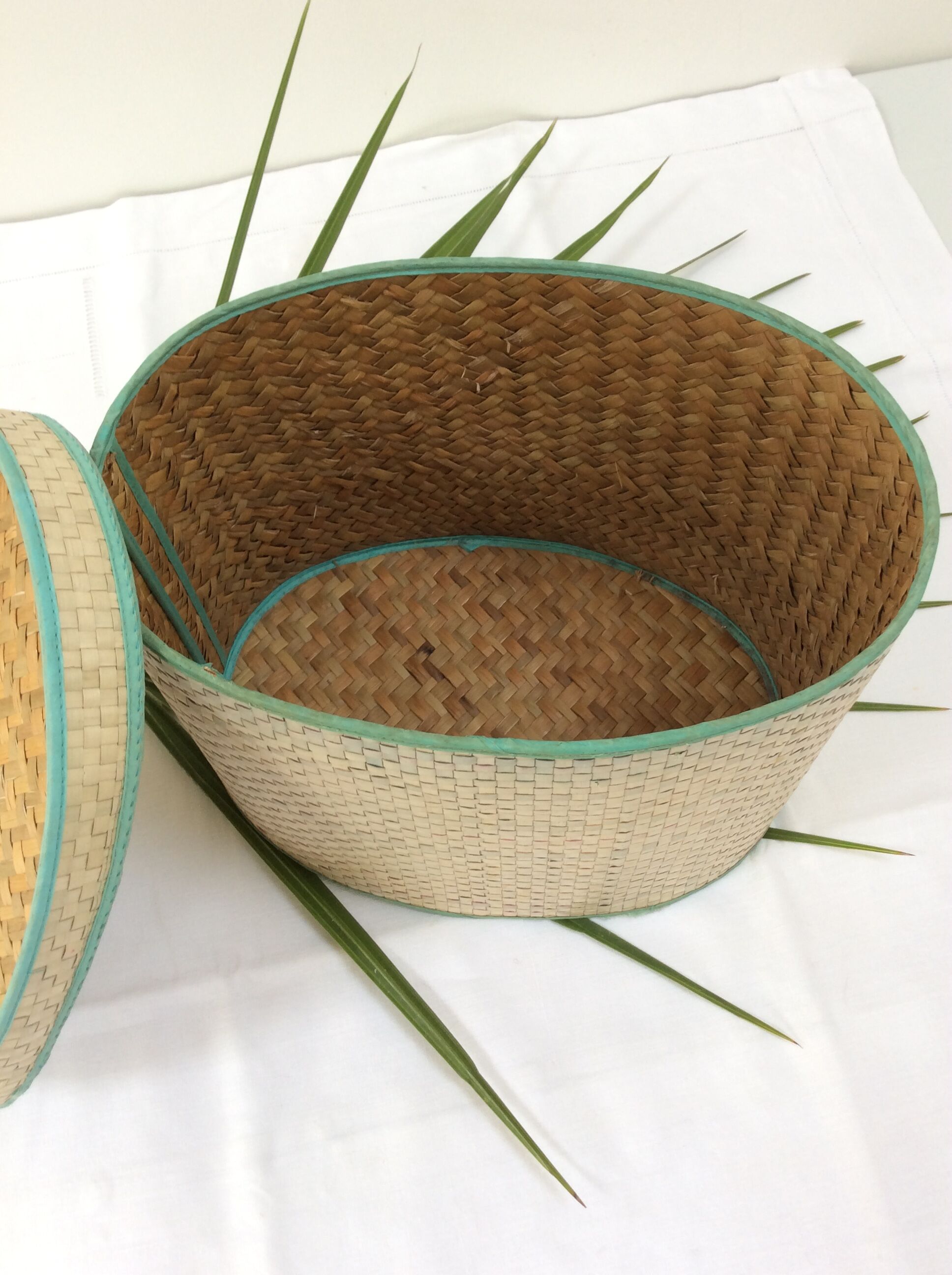 Basket with lid vintage