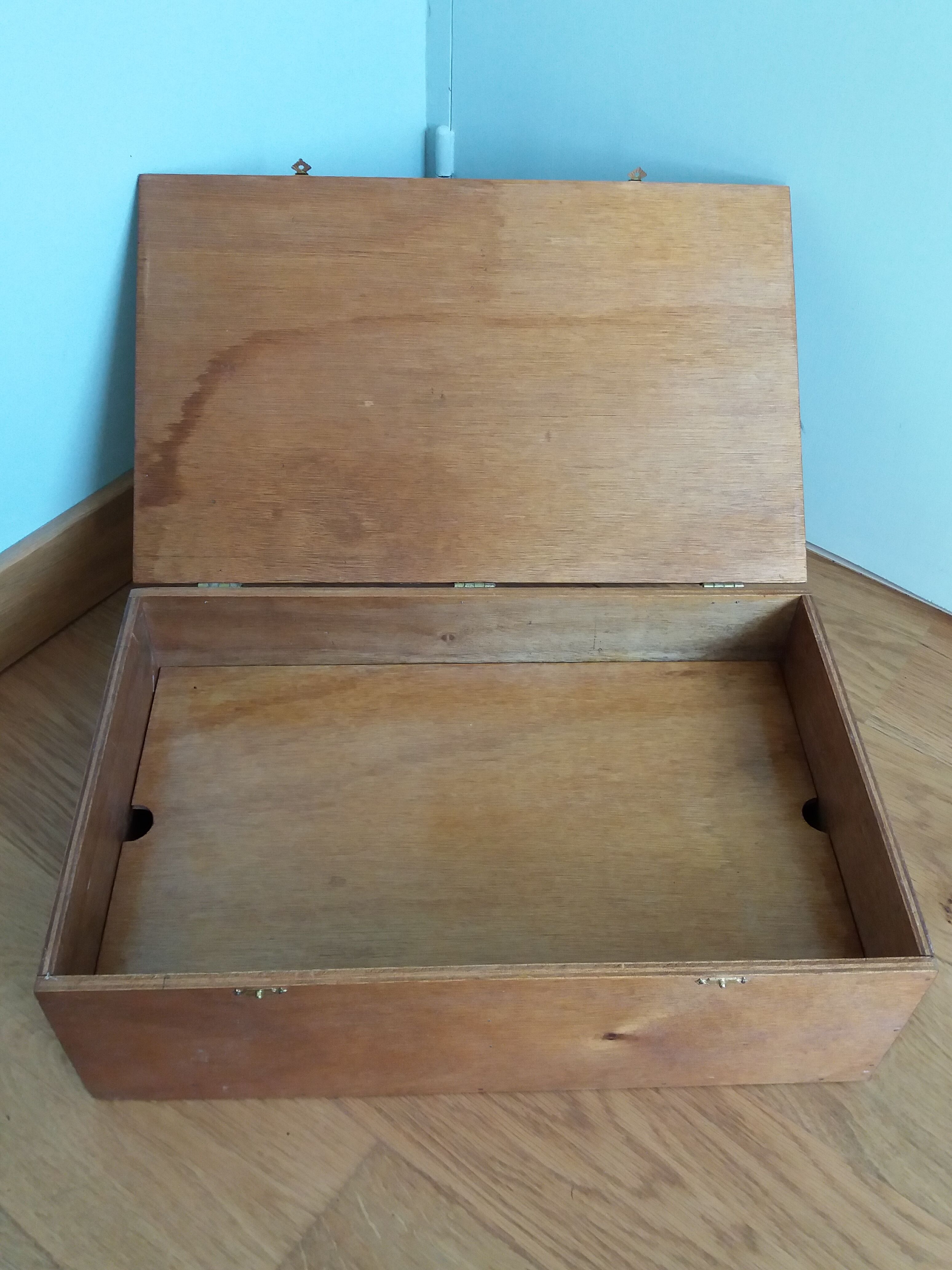 Storage box