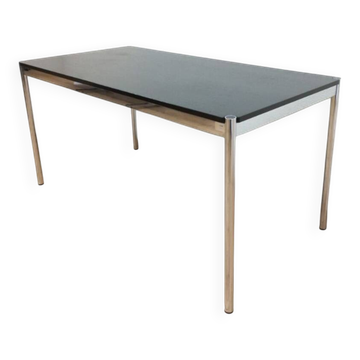 USM Haller table in anthracite grey – iconic Swiss design