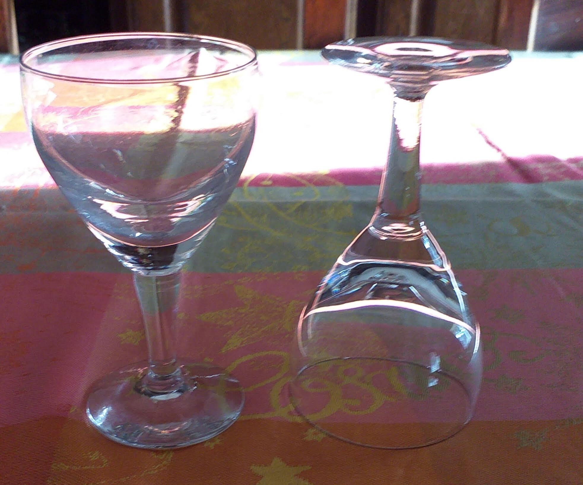2 vintage liqueur glasses