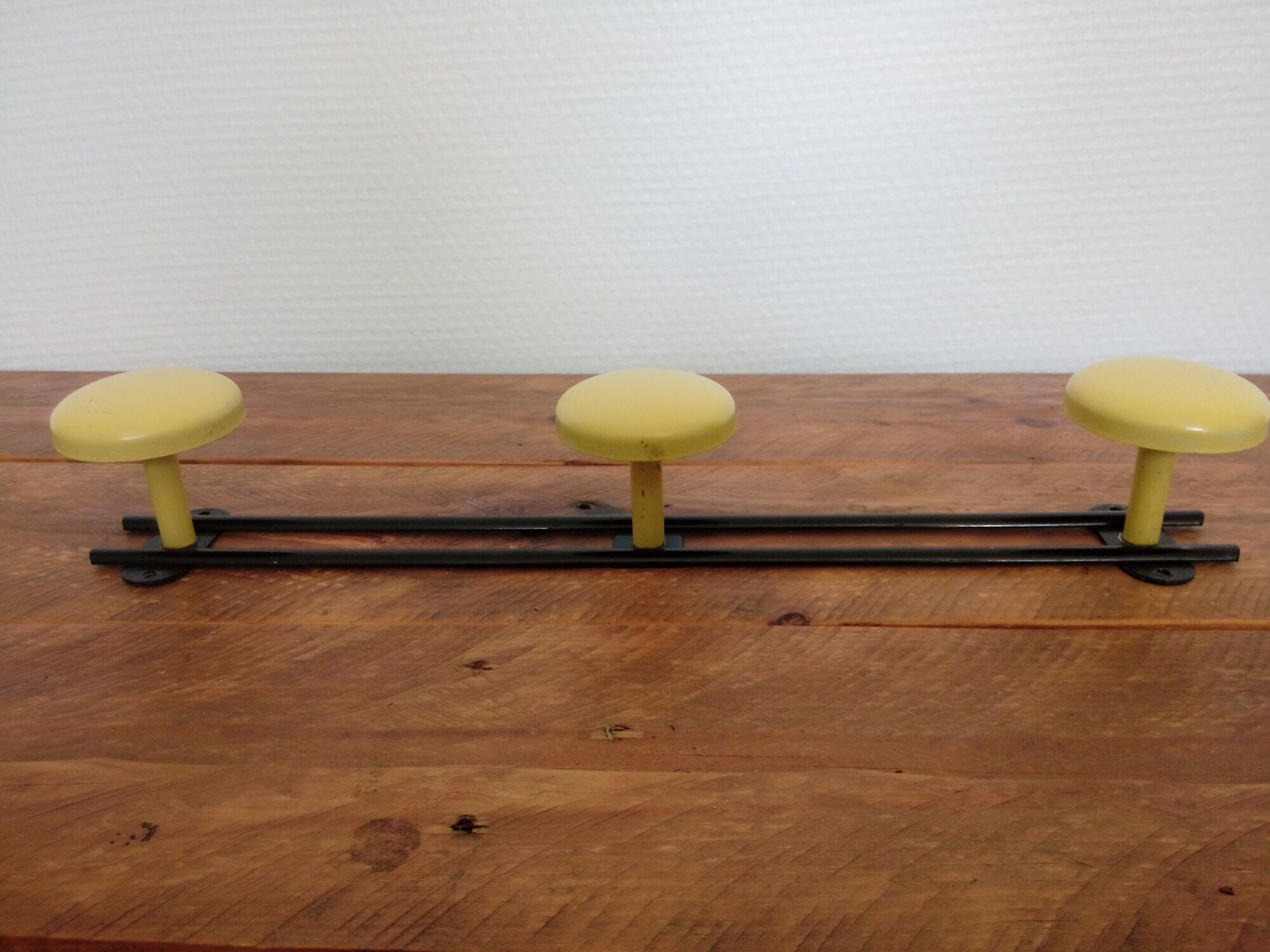 Wall coat hanger-3 metal hooks-Black & Yellow-years 50 rockabilly-vintage French