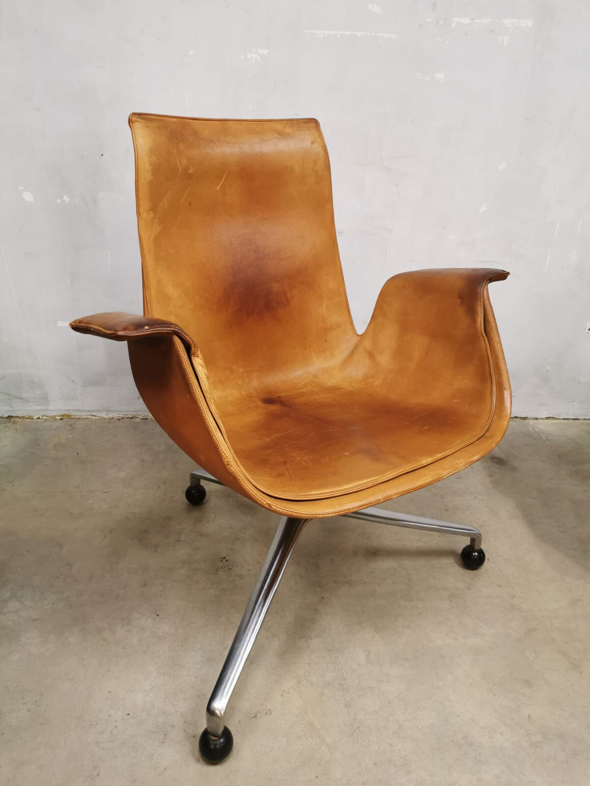 Chaise de bureau tulipe vintage pour Kill international