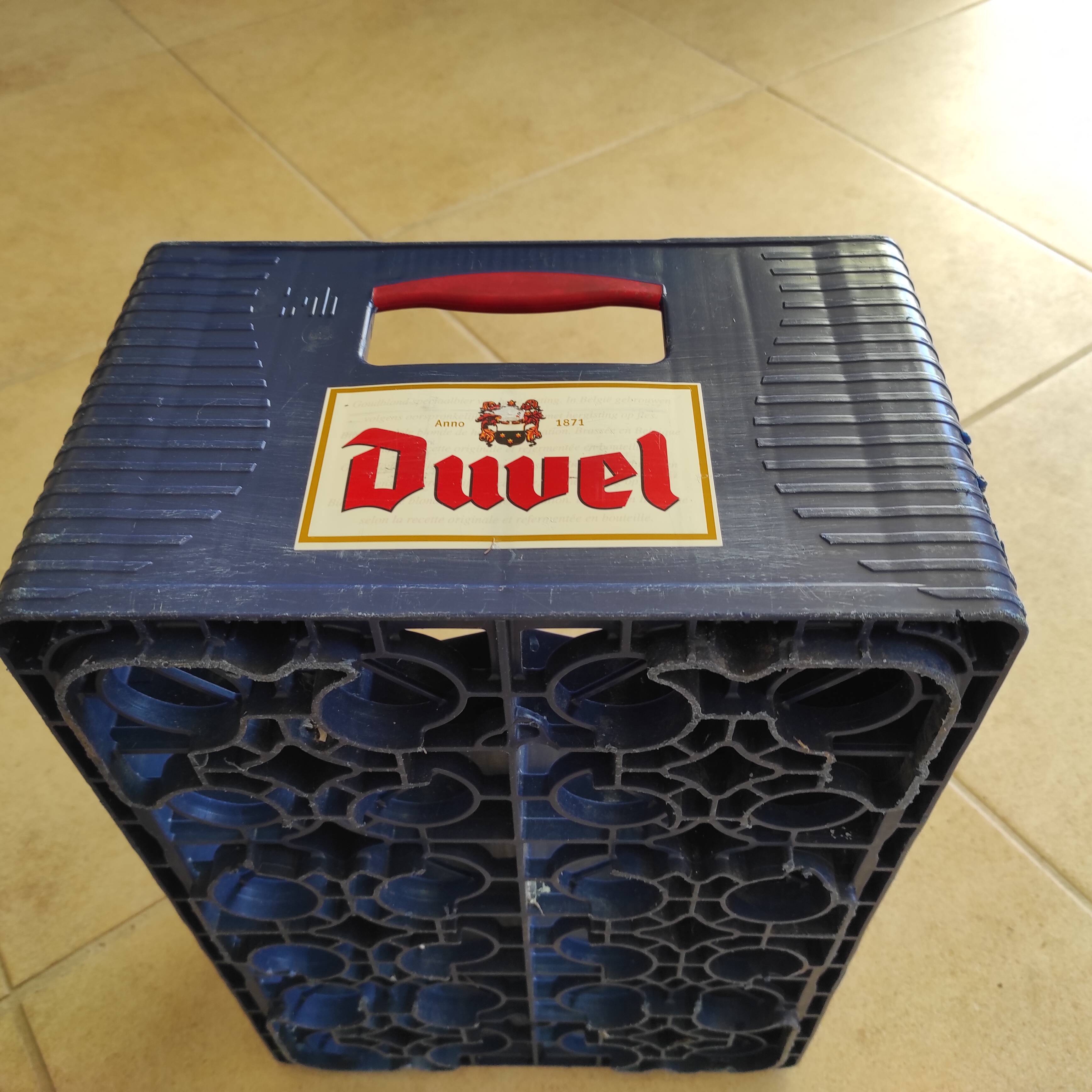 Box locker range beer bottles blue brand duvel ancien