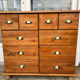 Storage cabinet with drawers