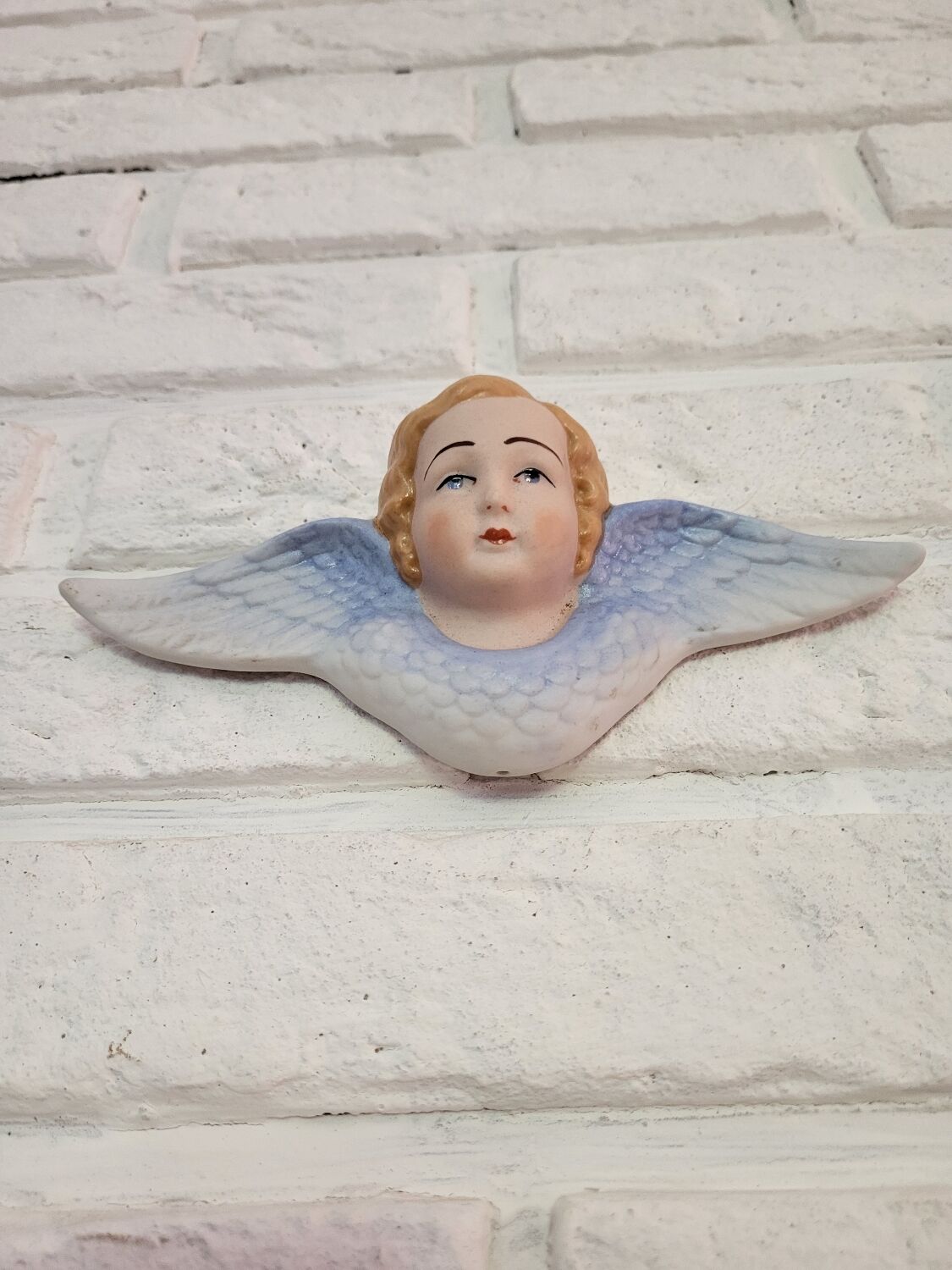 Wall angel
