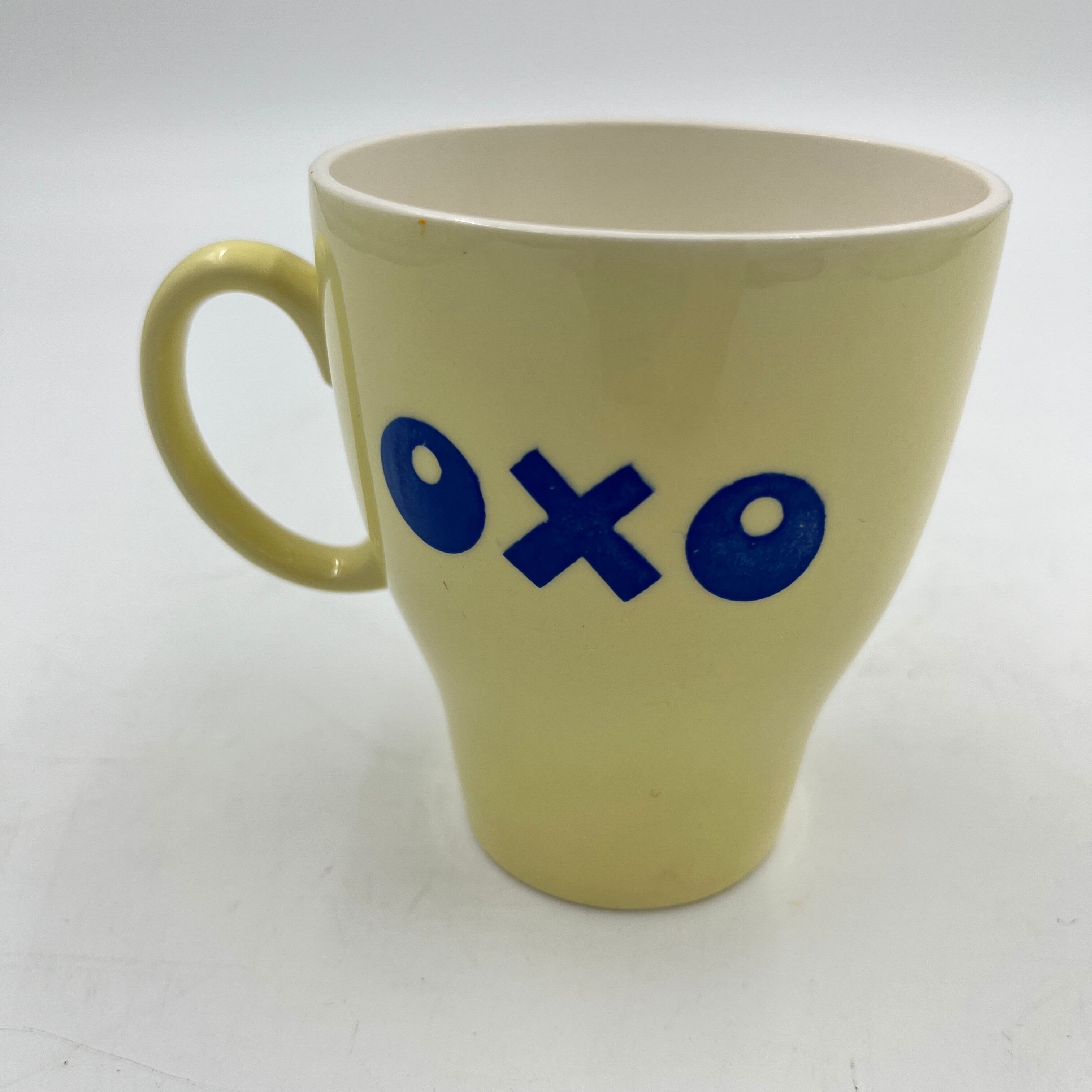 Pale yellow oxo mug