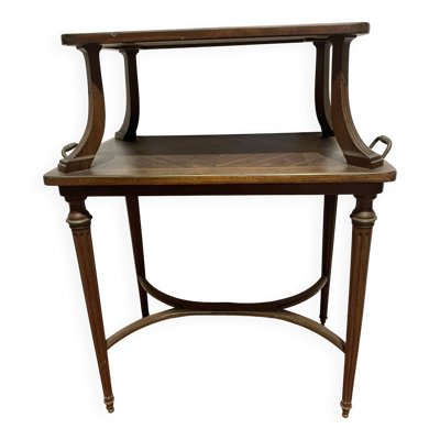 Table a desservir de style Louis XVI en acajou XIX siècle