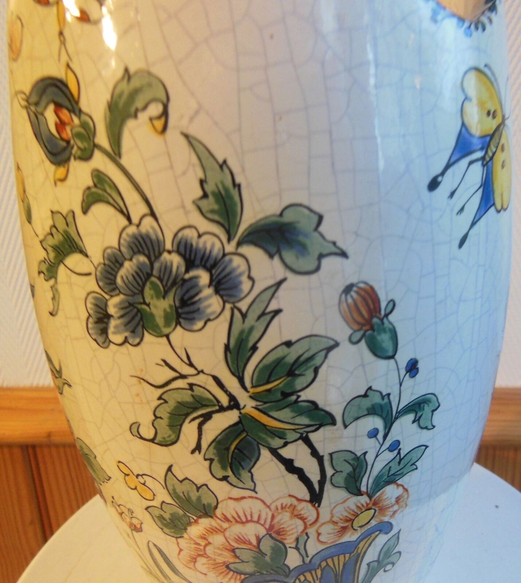 Vase craquelé à décor chinois et floral XlX ème siècle