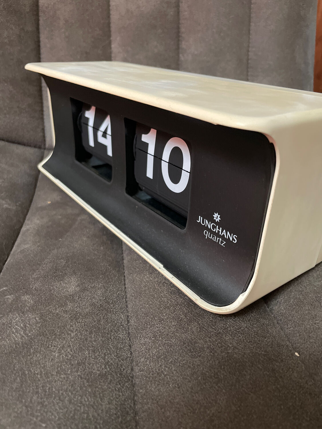 Vintage clock with flip flap junghans