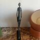 Superbe reproduction de L'homme qui marche de Giacometti
