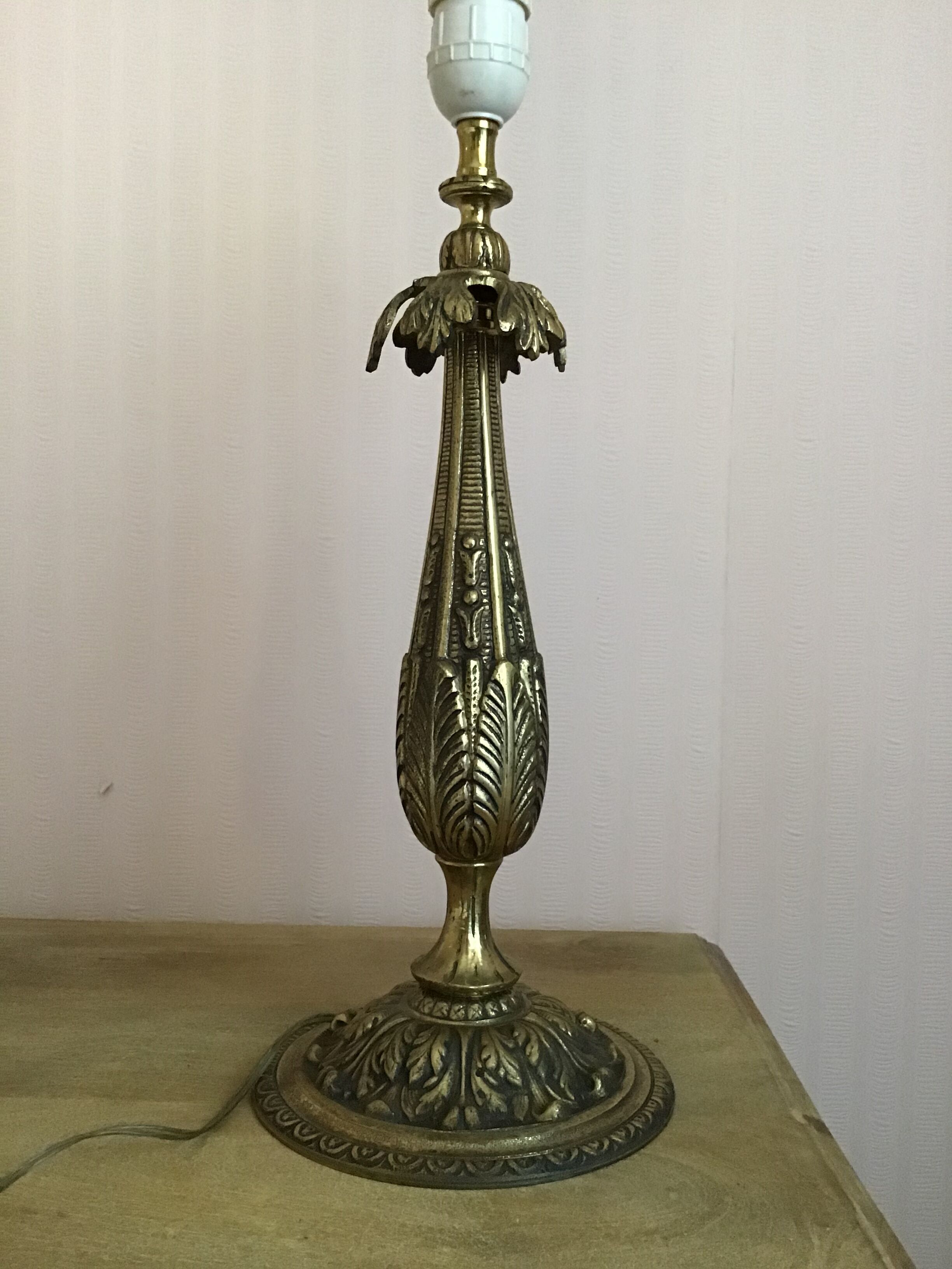 Pied de lampe en bronze