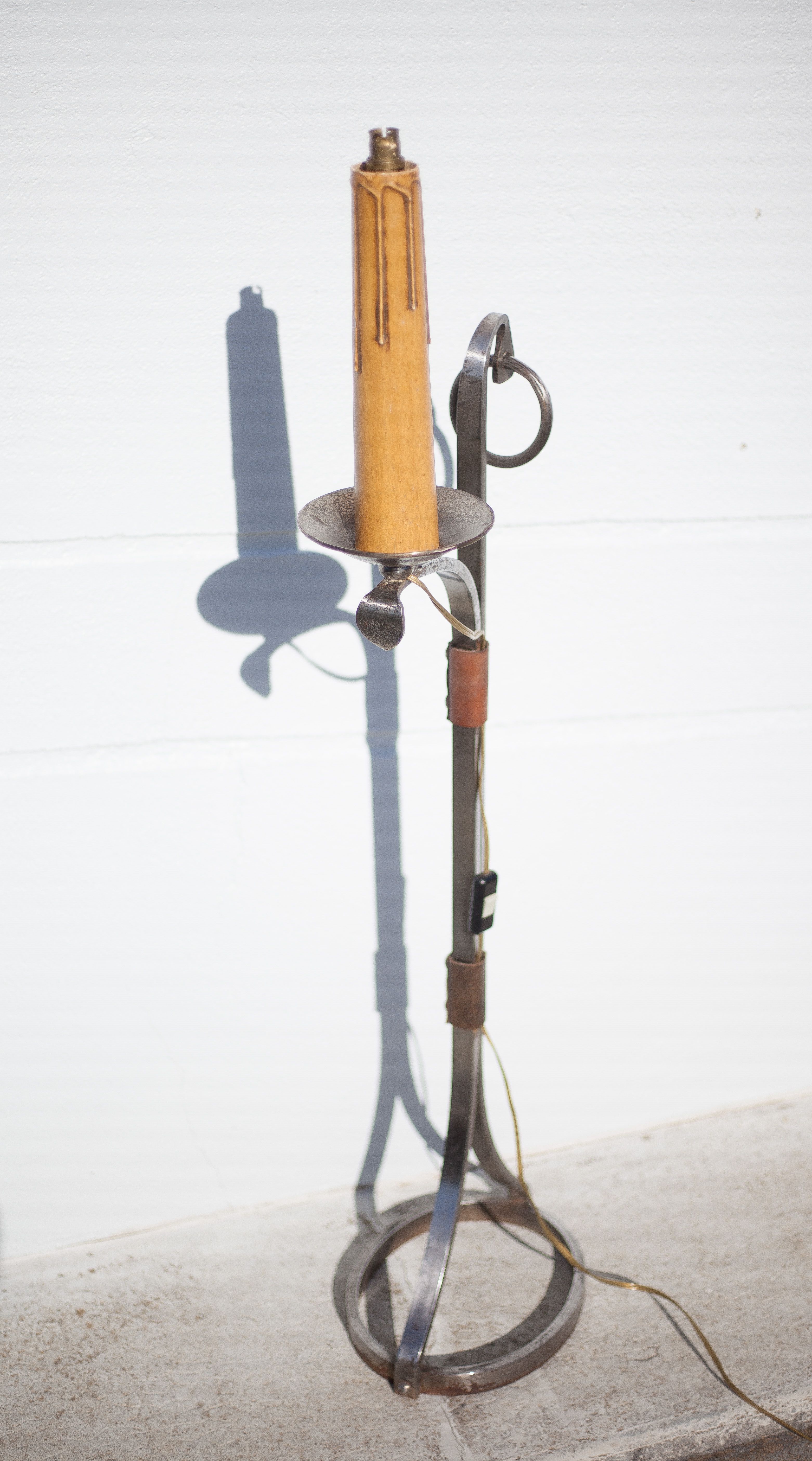 Wrought iron floor lamp Ryckaert JP, Wrought iron and leather floor lamp, living room lamp, 60's