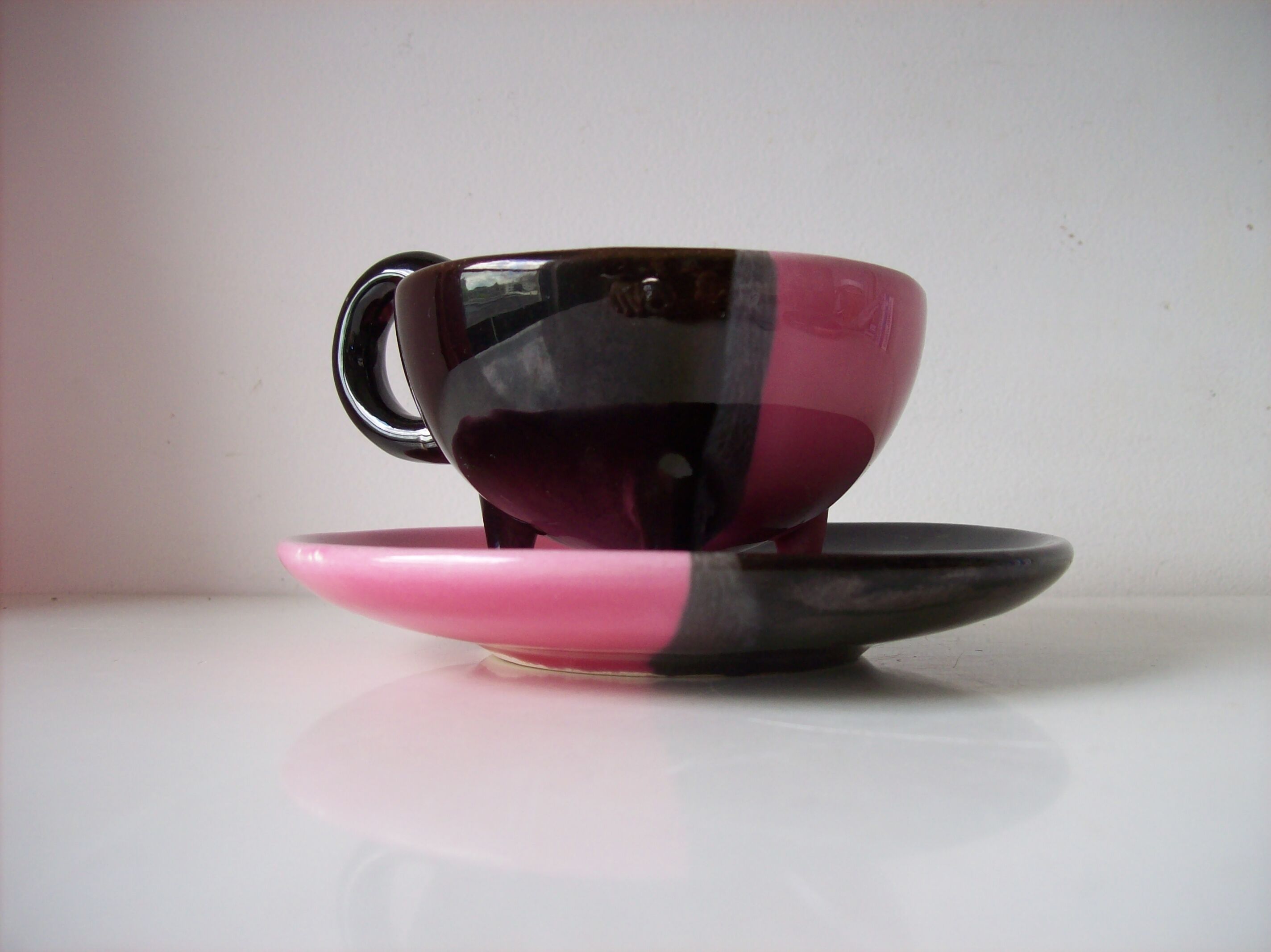 Coffee cup and saucer Vallauris signed Luc