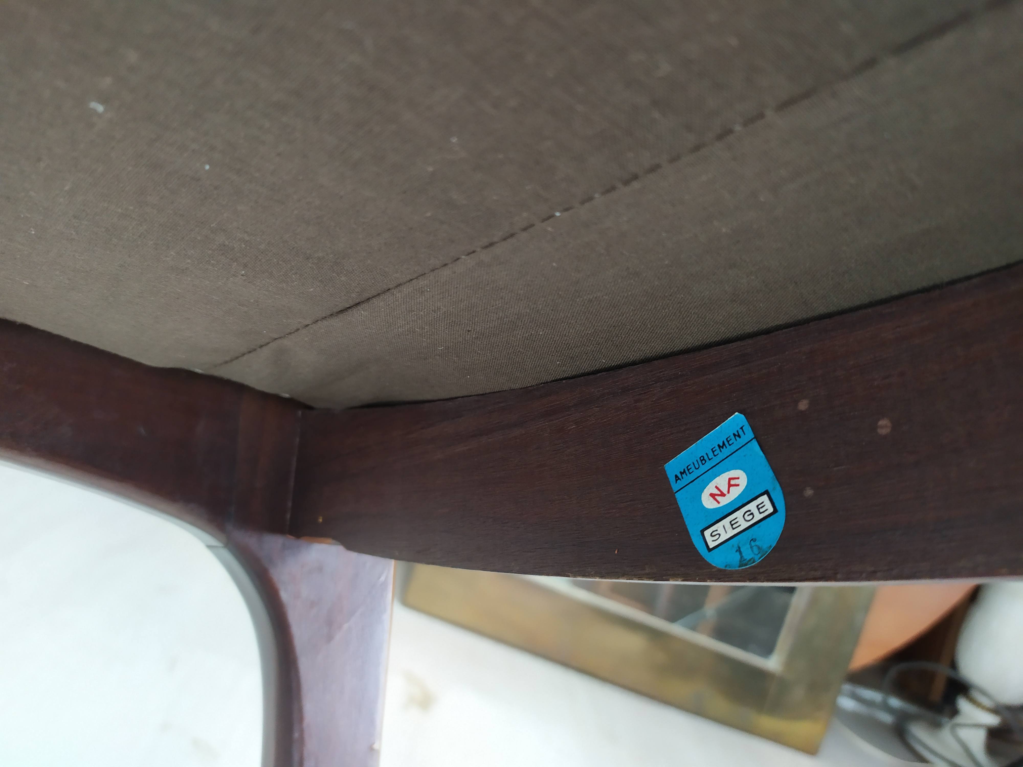 6 white leather Scandinavian chairs