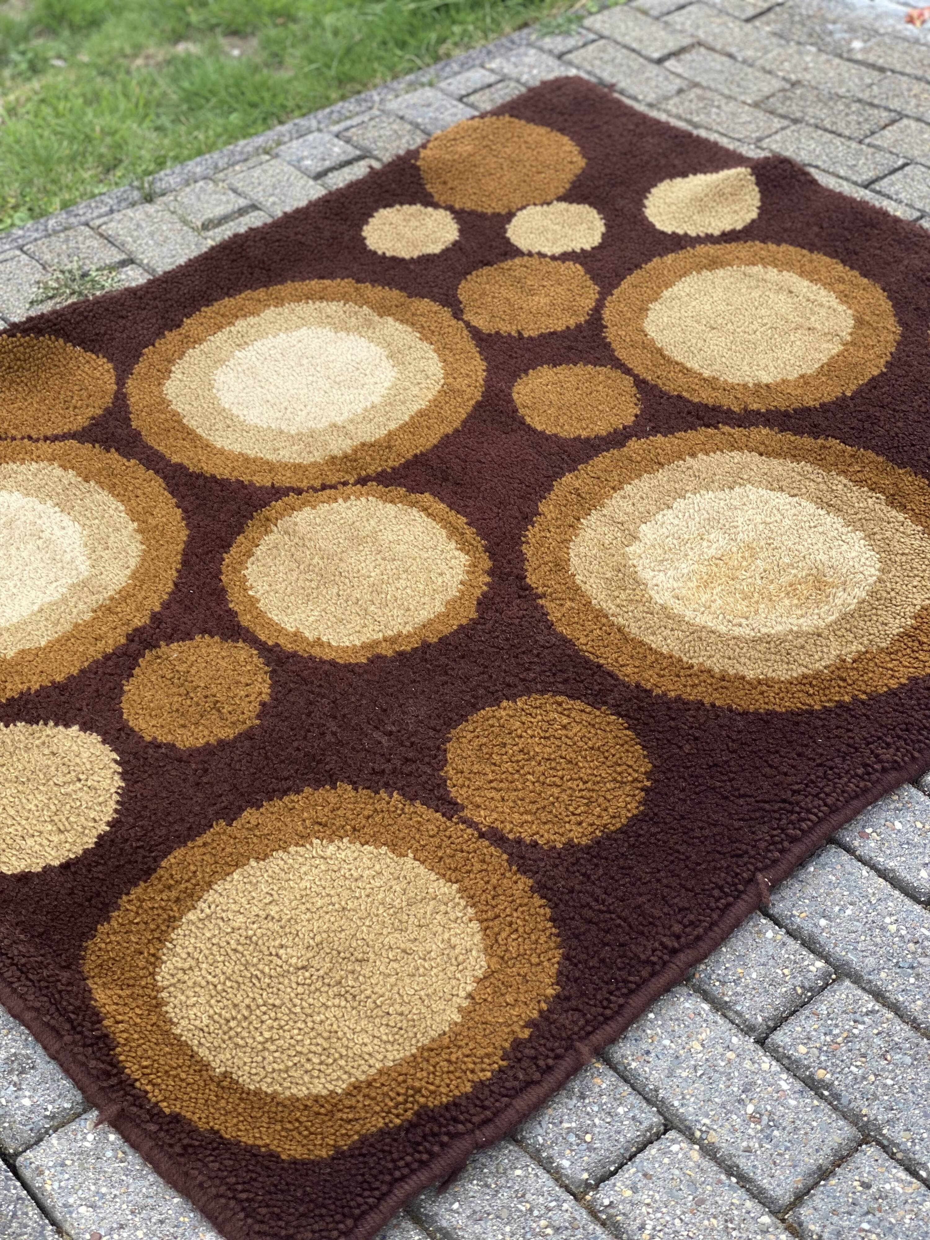 Vintage burgos dutch wool rug