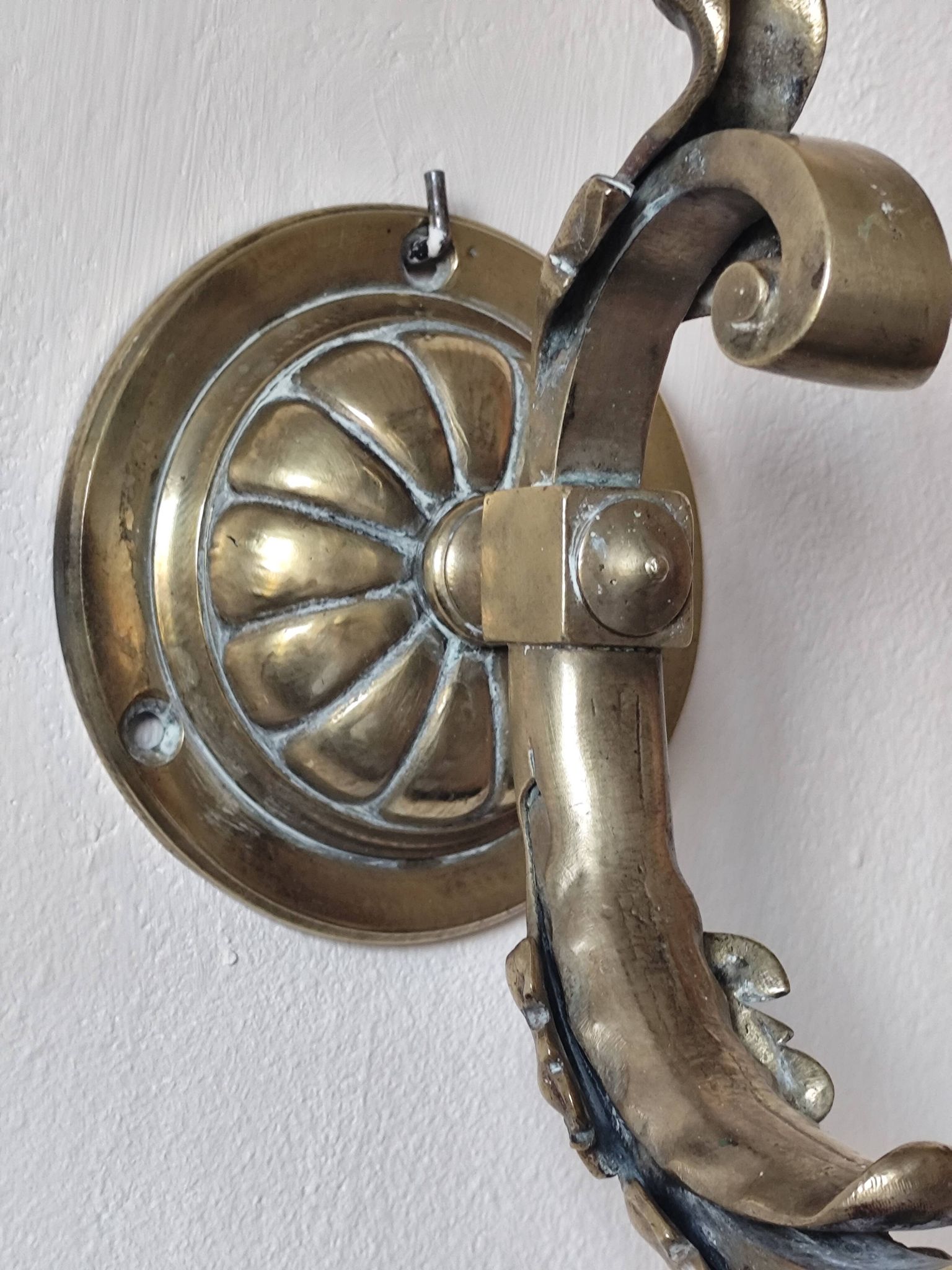 Bronze wall light with opaque glass tulip 1900