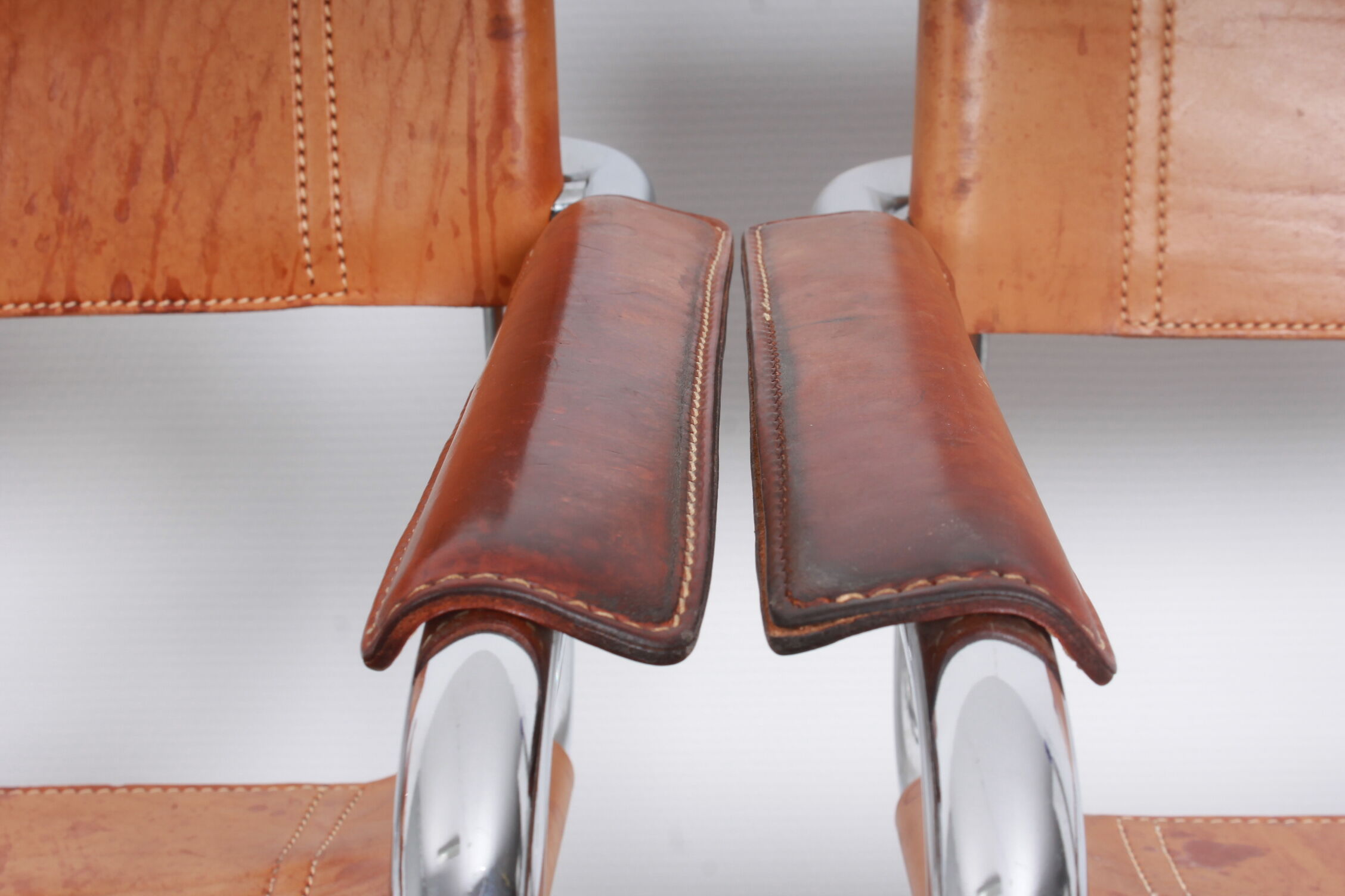 Fauteuil en cuir cognac