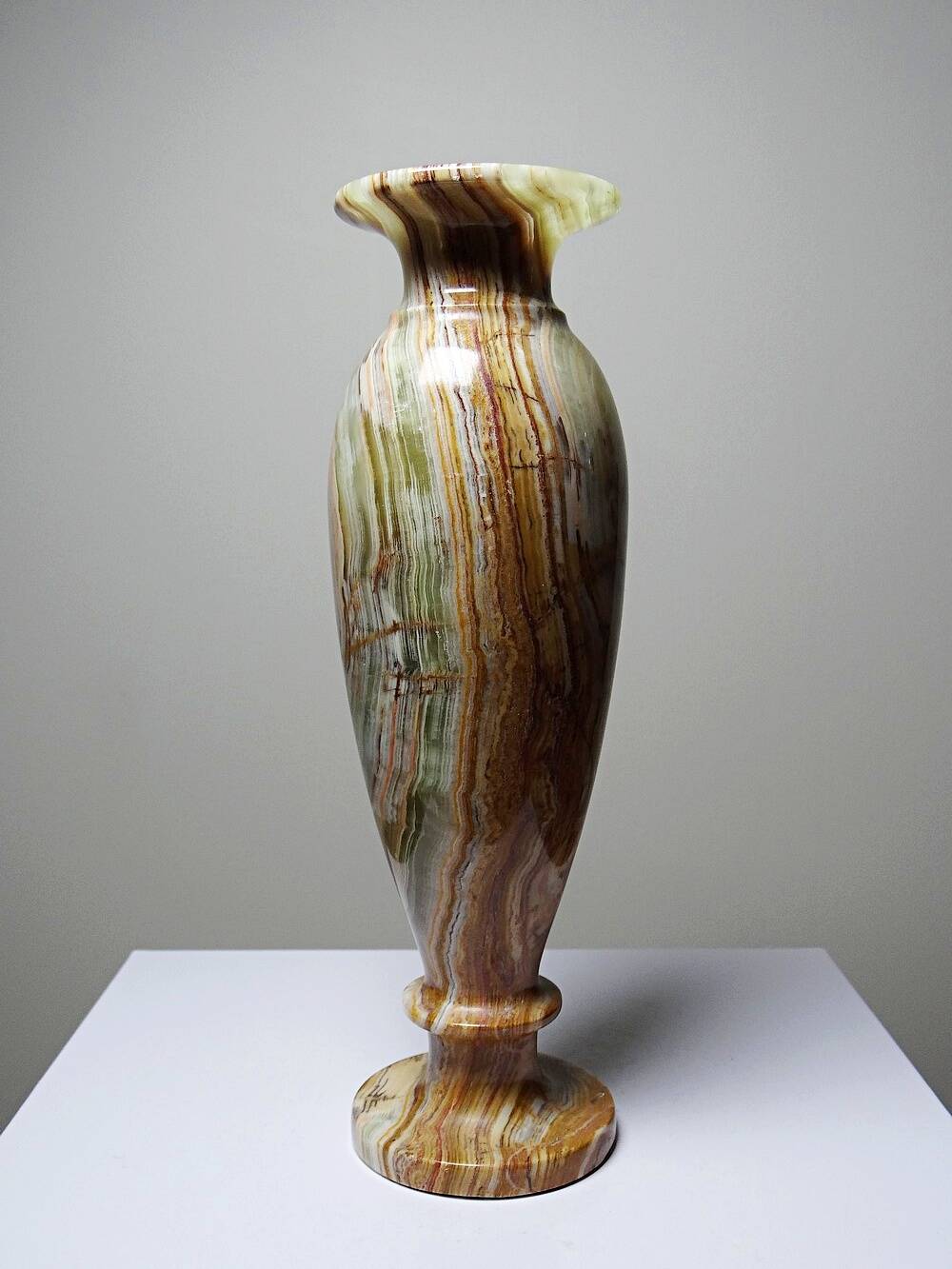 Vintage baluster vase in green striped onyx, Italy, mid-century.