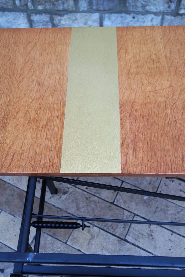 Table goes up and down