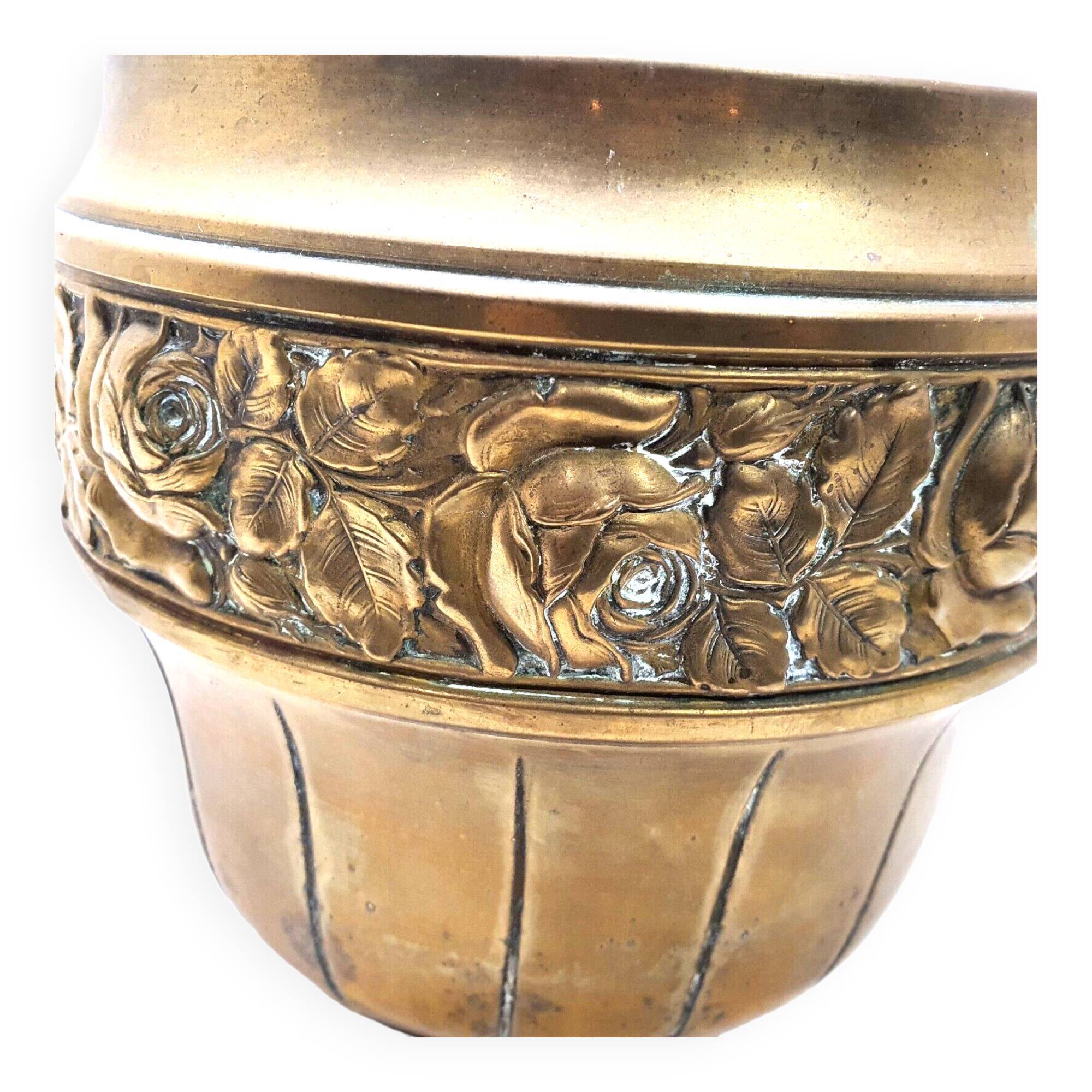 Pot brass or bronze decorations pink decoration flower plant
