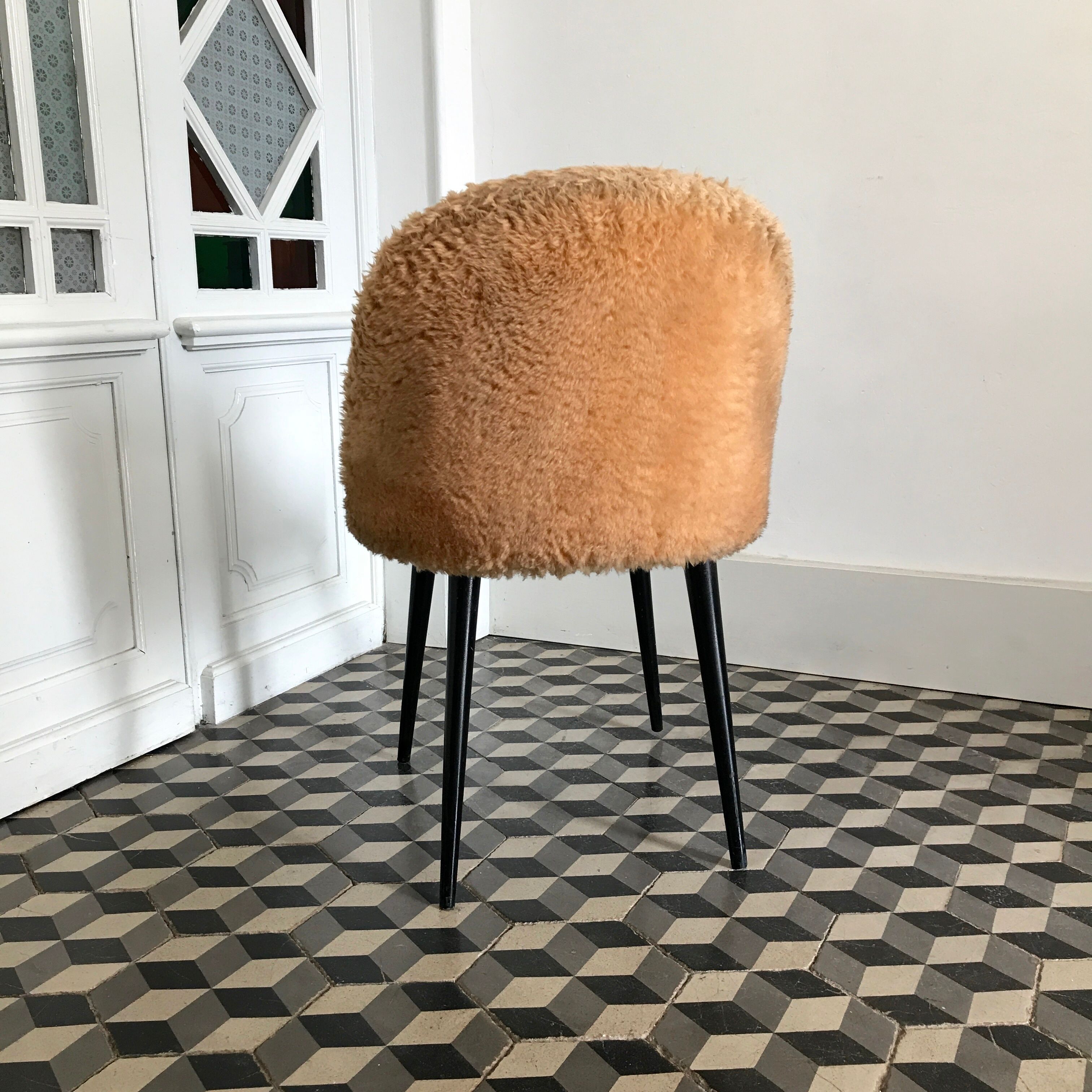 Cocktail chair moumoute