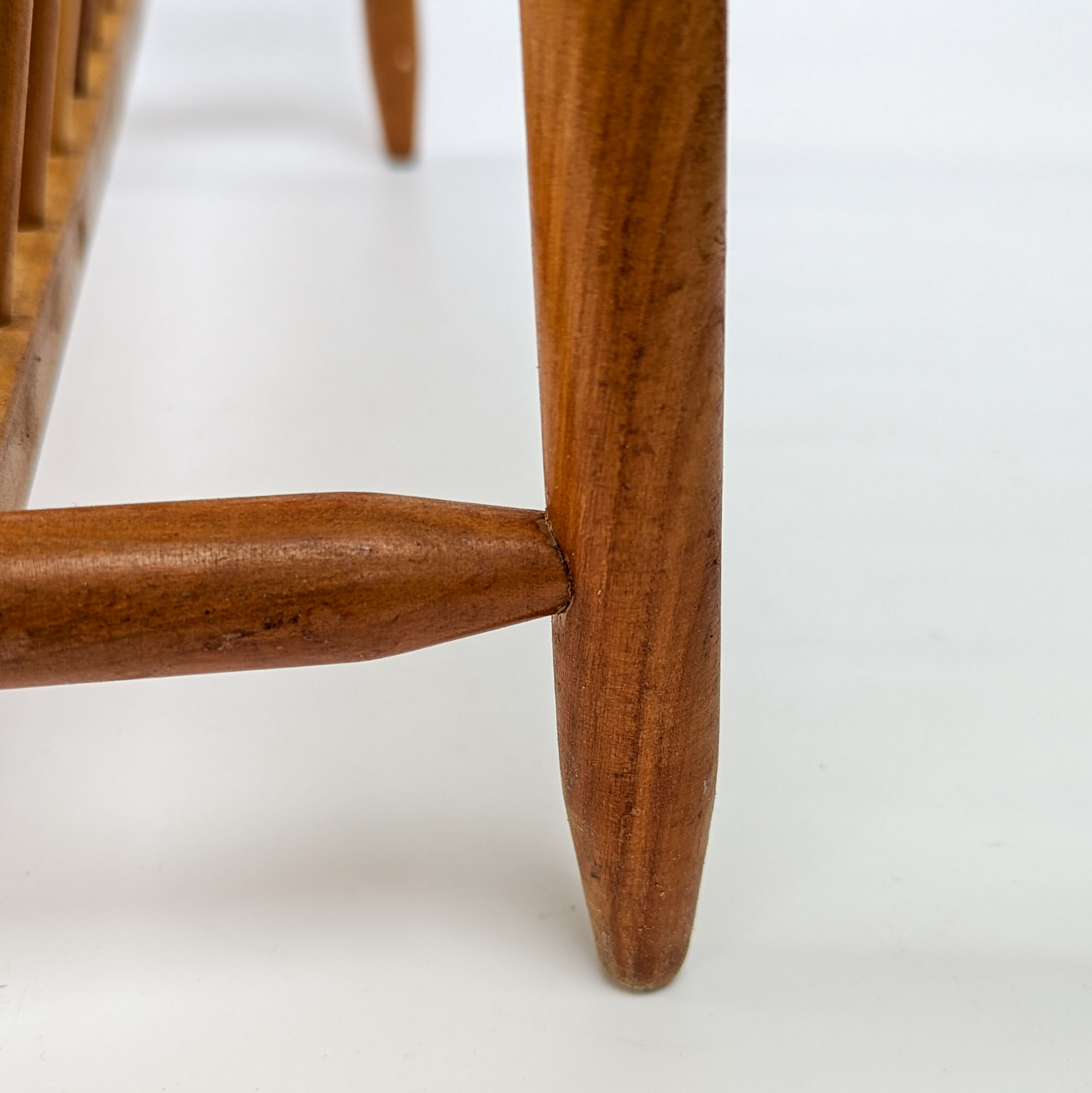 Porte-revues mid century de l’Uluv