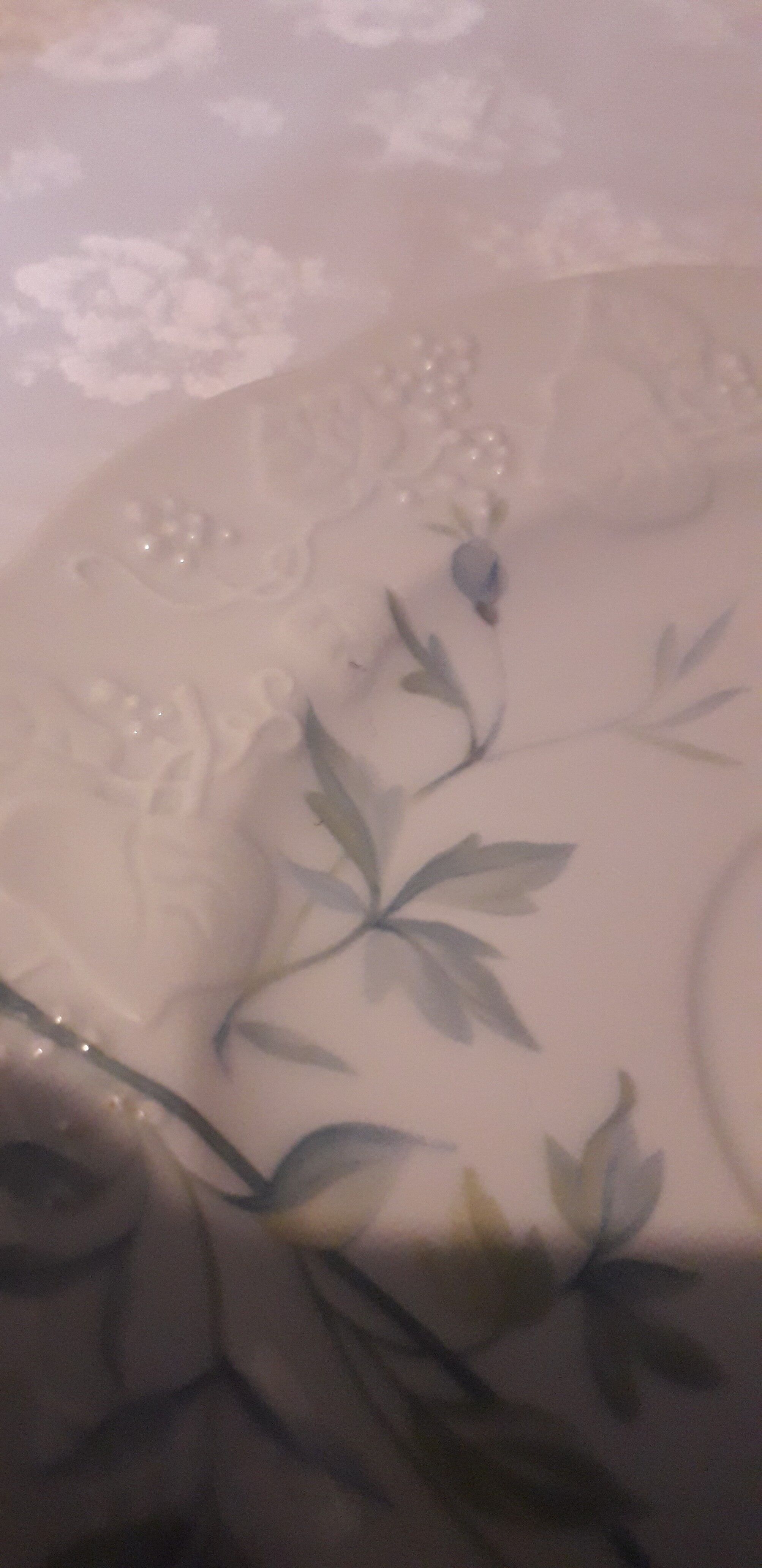 Pot à lait crème et sa soucoupe en fine porcelaine CNP France