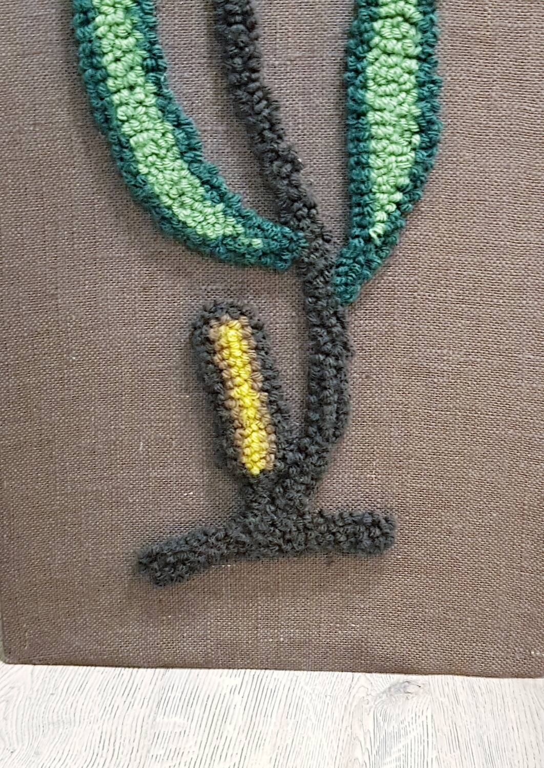 Grande tapisserie rétro à fleurs