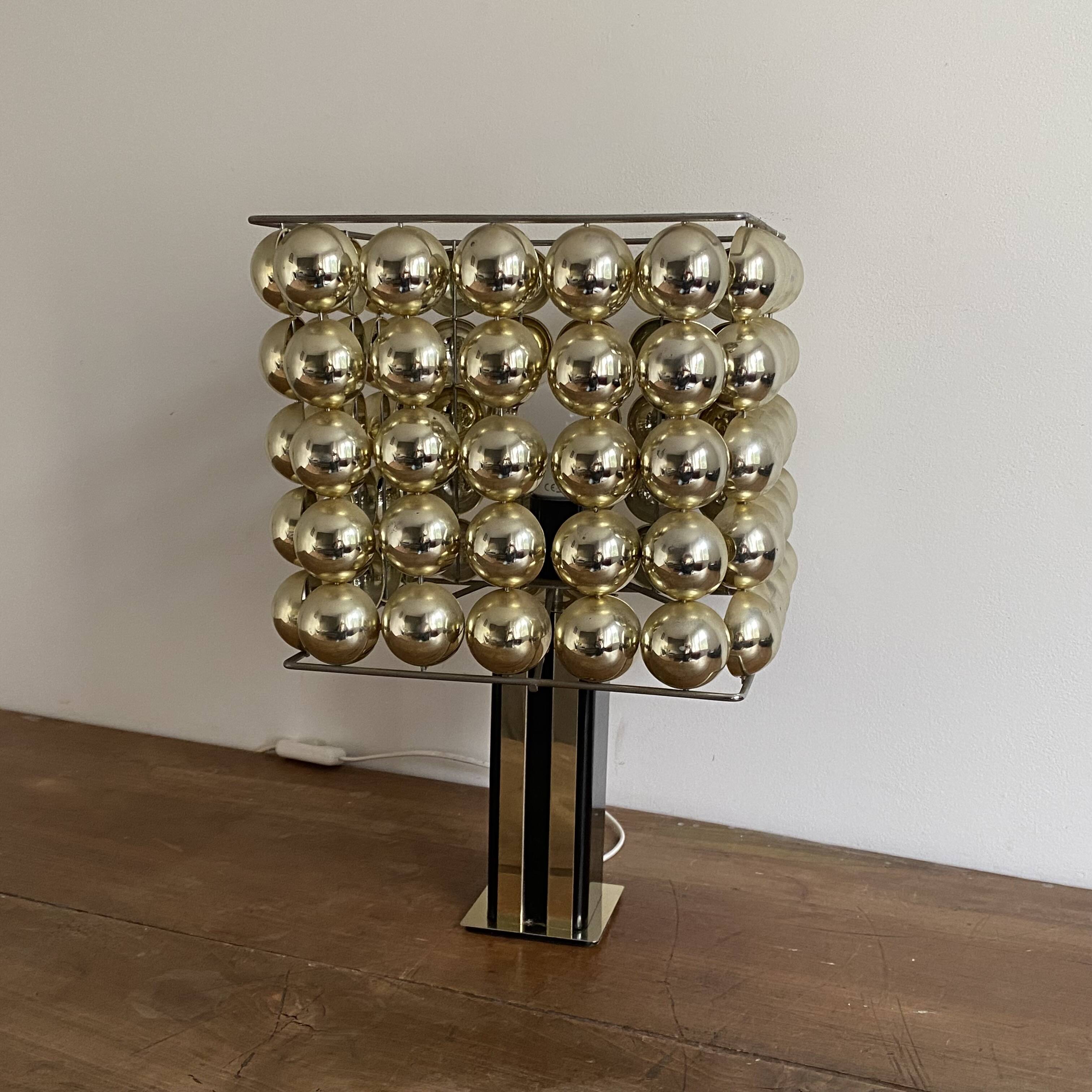 Kinetic lamp. 1970. Plexiglass. Space age.