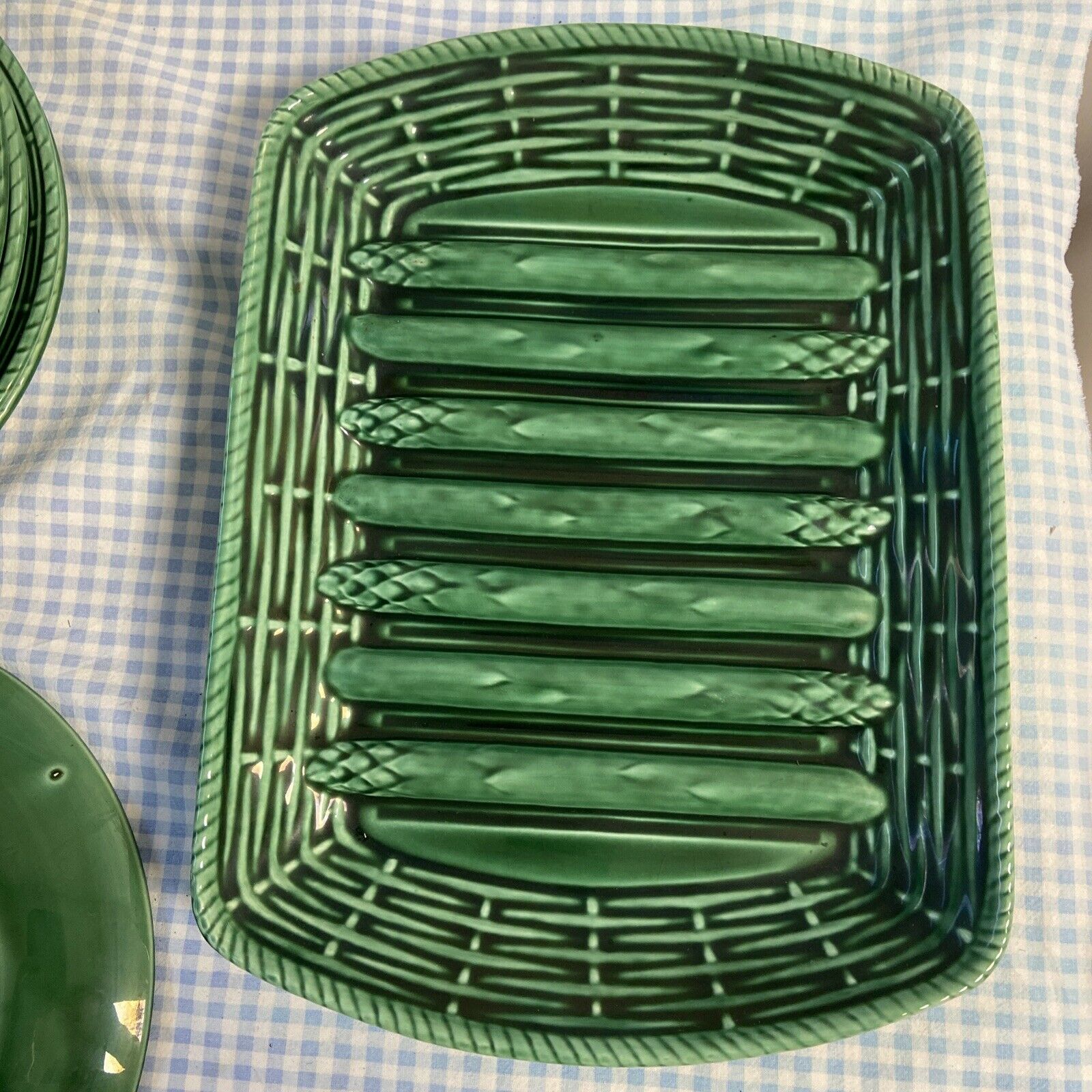 Flat earthenware asparagus set and 8 Sarreguemines plates