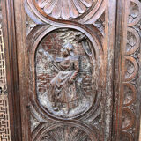 Armoire bretonne ancienne en chêne sculpté