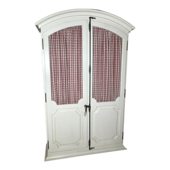 Wire cabinet