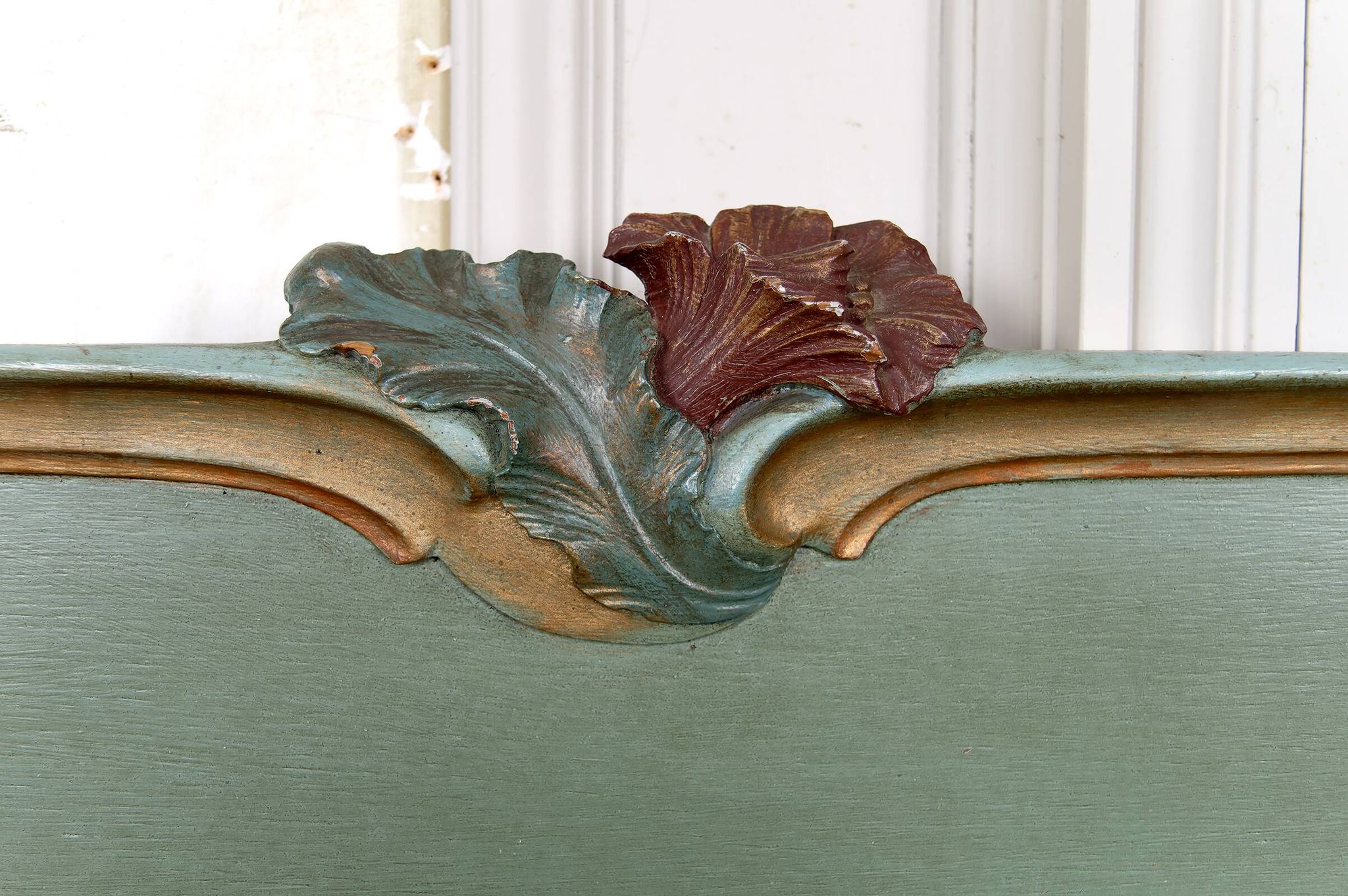 Art Nouveau bed in carved and painted wood, Poppies, Circa 1900